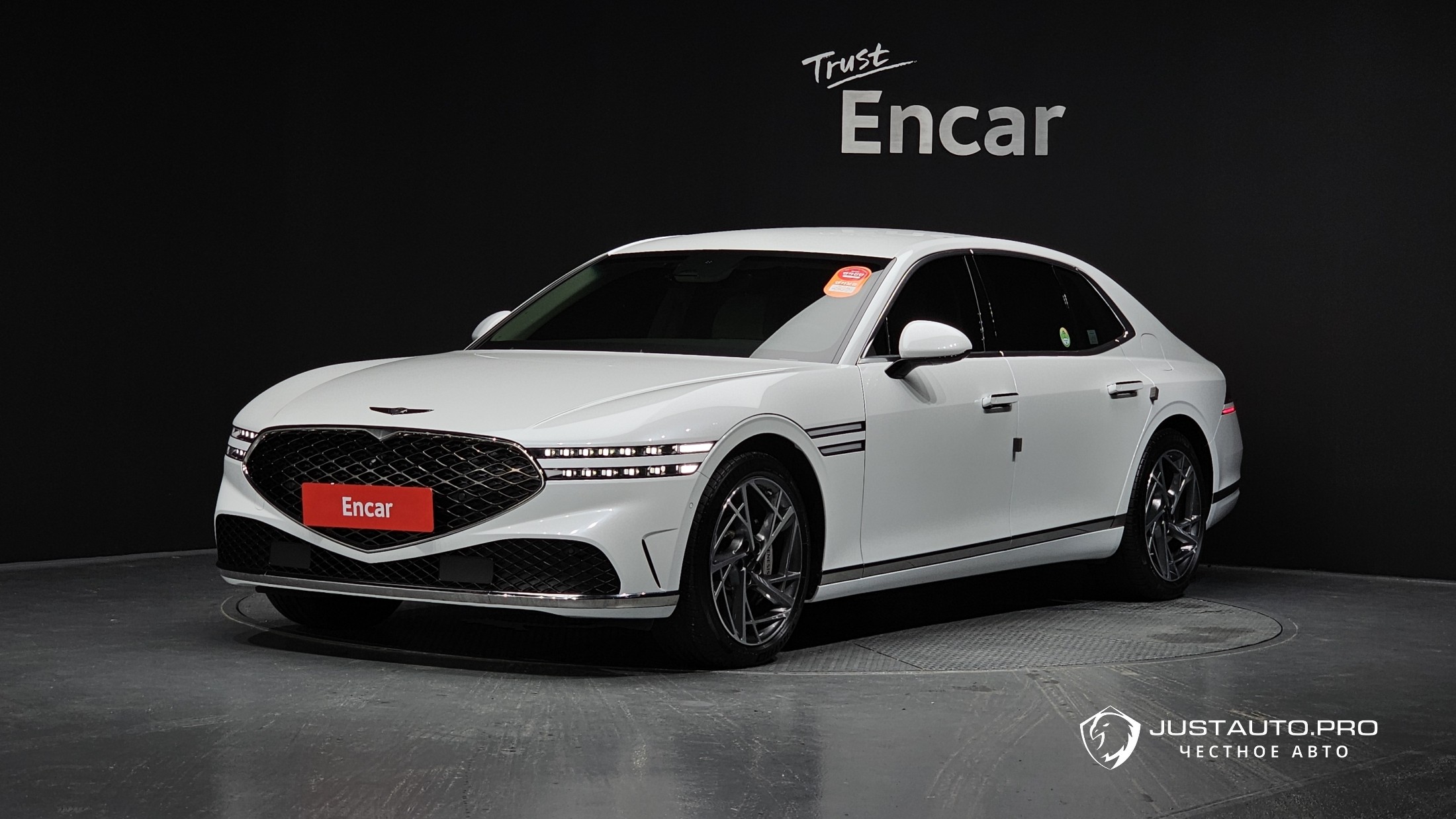 Автомобиль Genesis G90