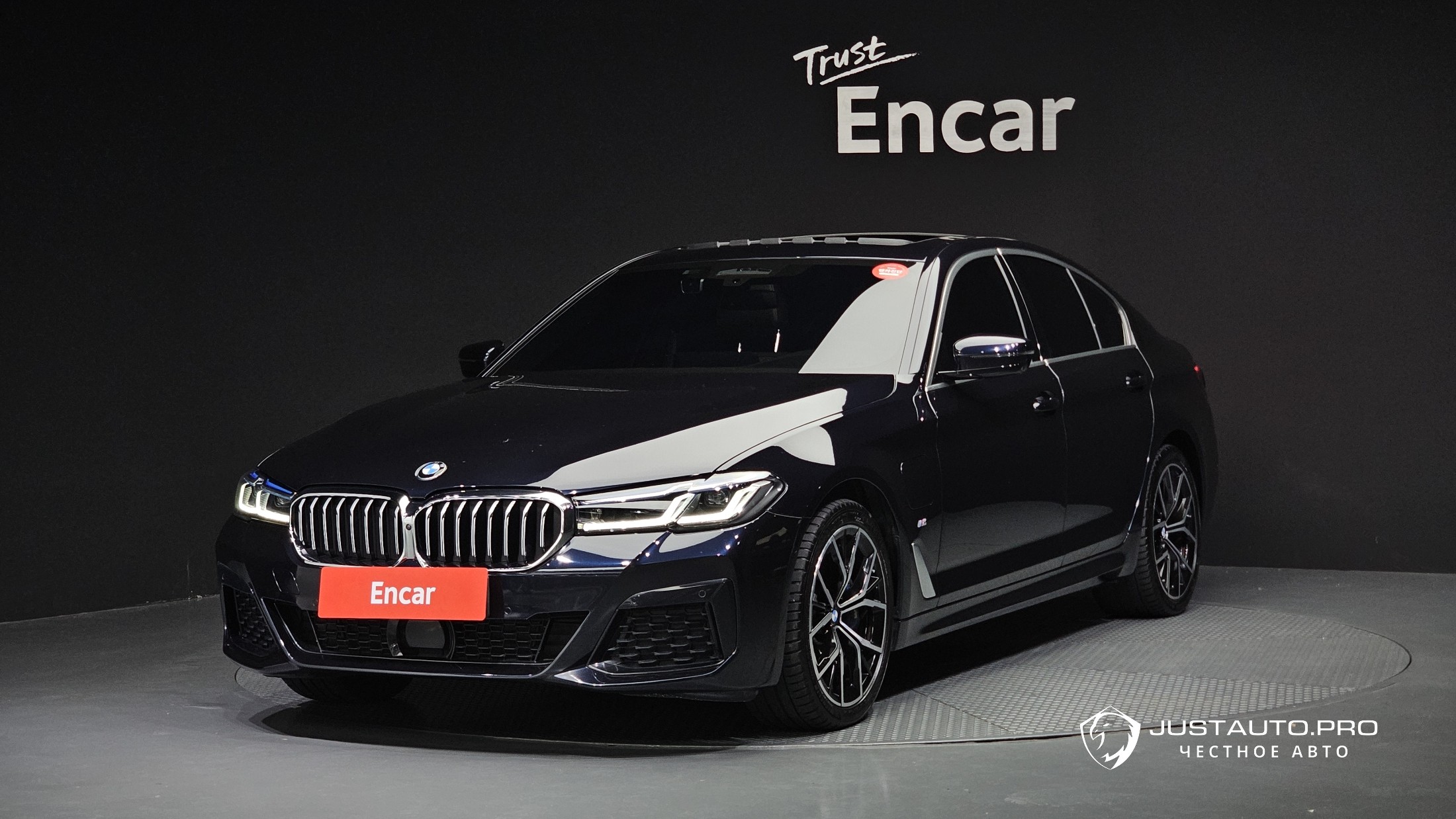 Автомобиль BMW 5-Series