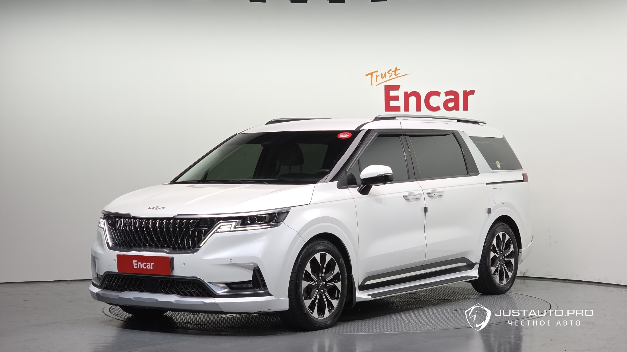 Автомобиль Kia Canival