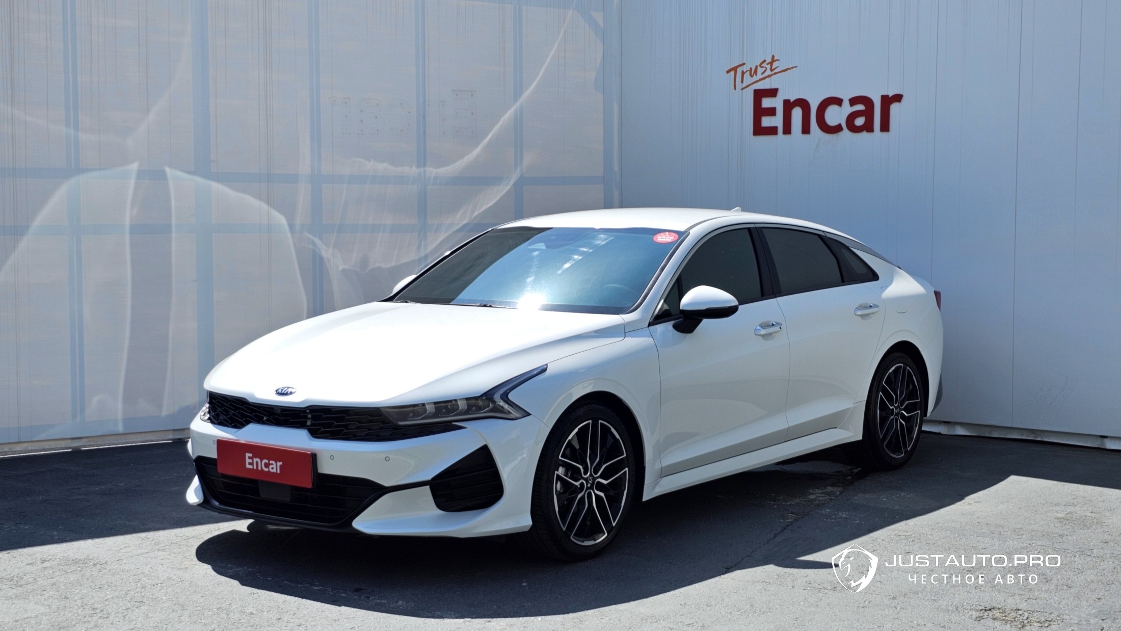 Автомобиль Kia K5
