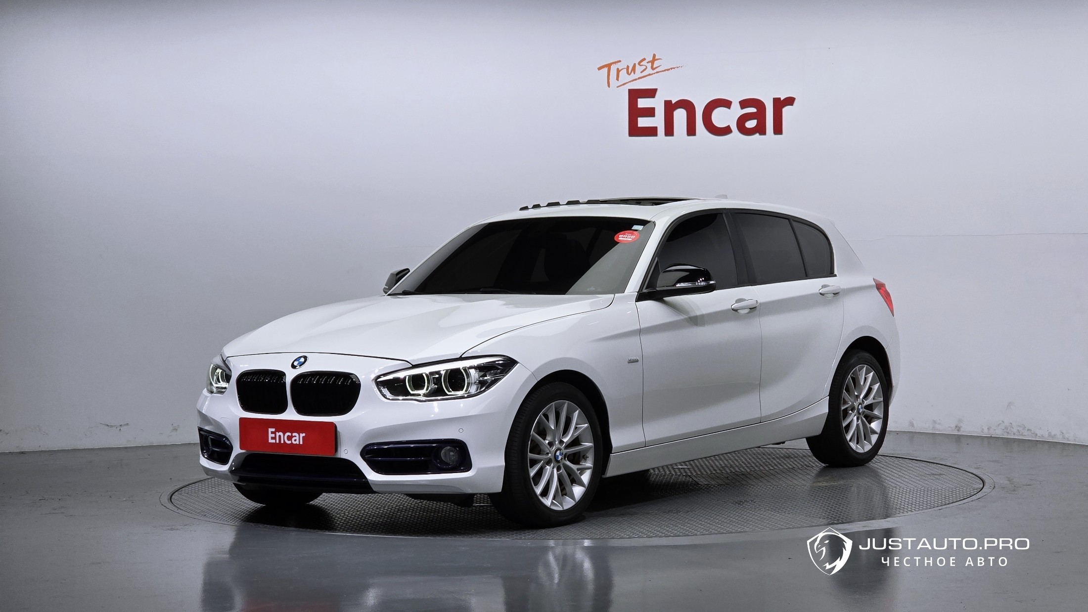 Автомобиль BMW 1-Series