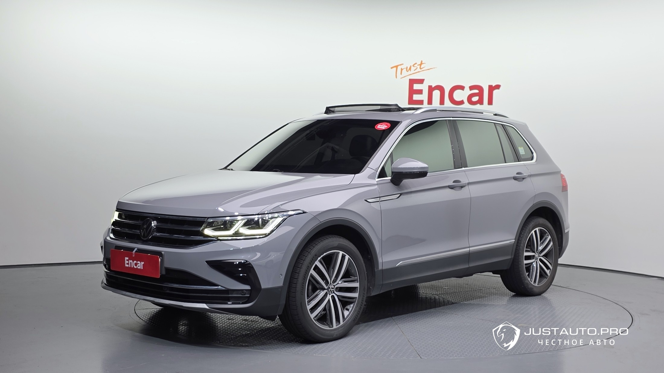 Автомобиль Volkswagen Tiguan