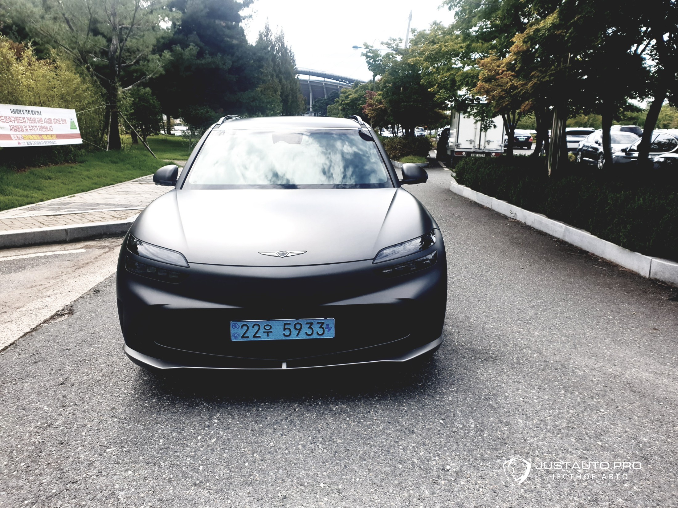 Автомобиль Genesis GV60