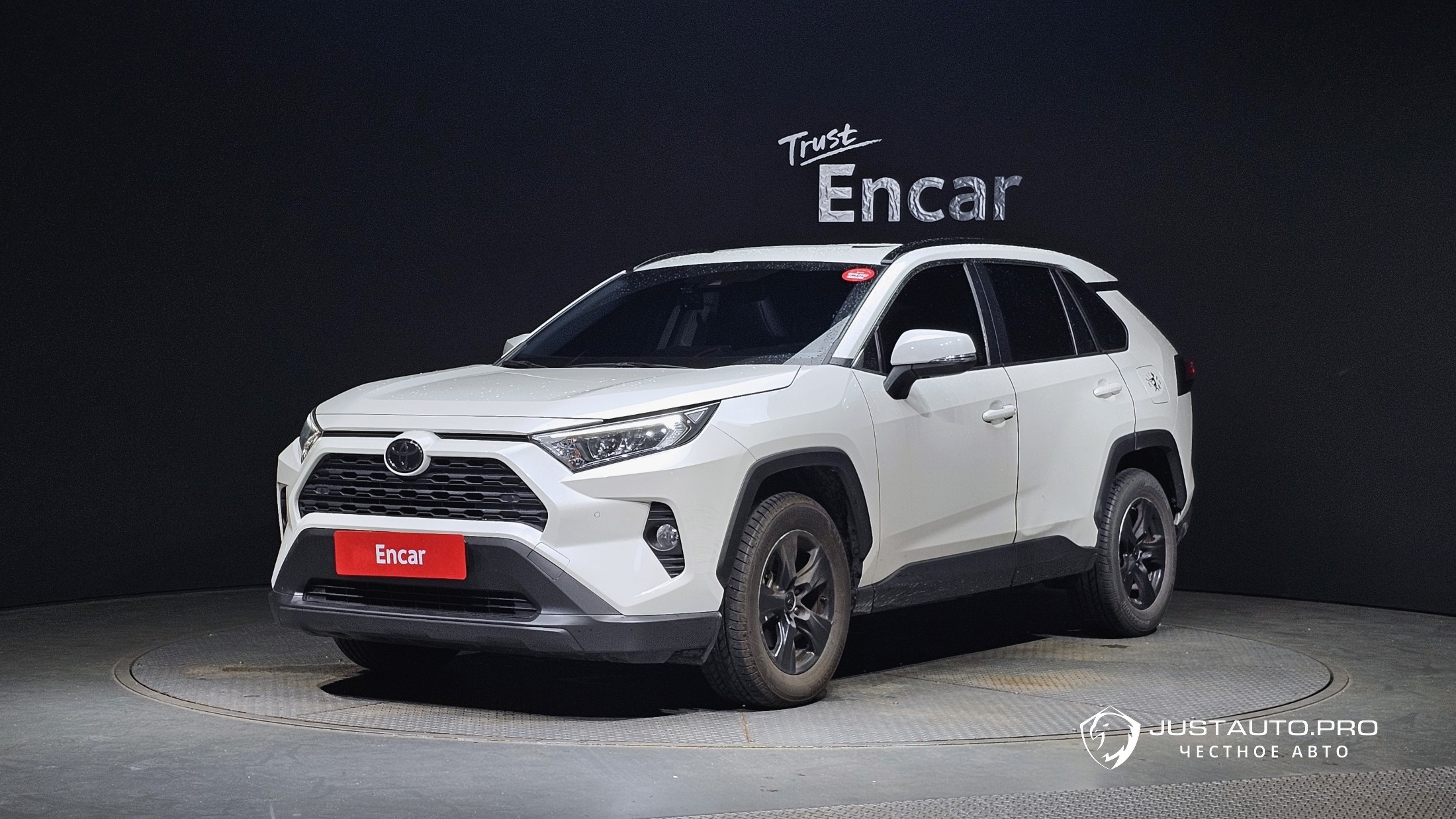 Автомобиль Toyota RAV4