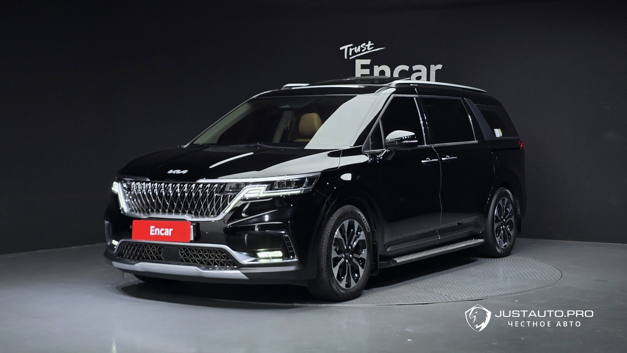 Автомобиль Kia Canival