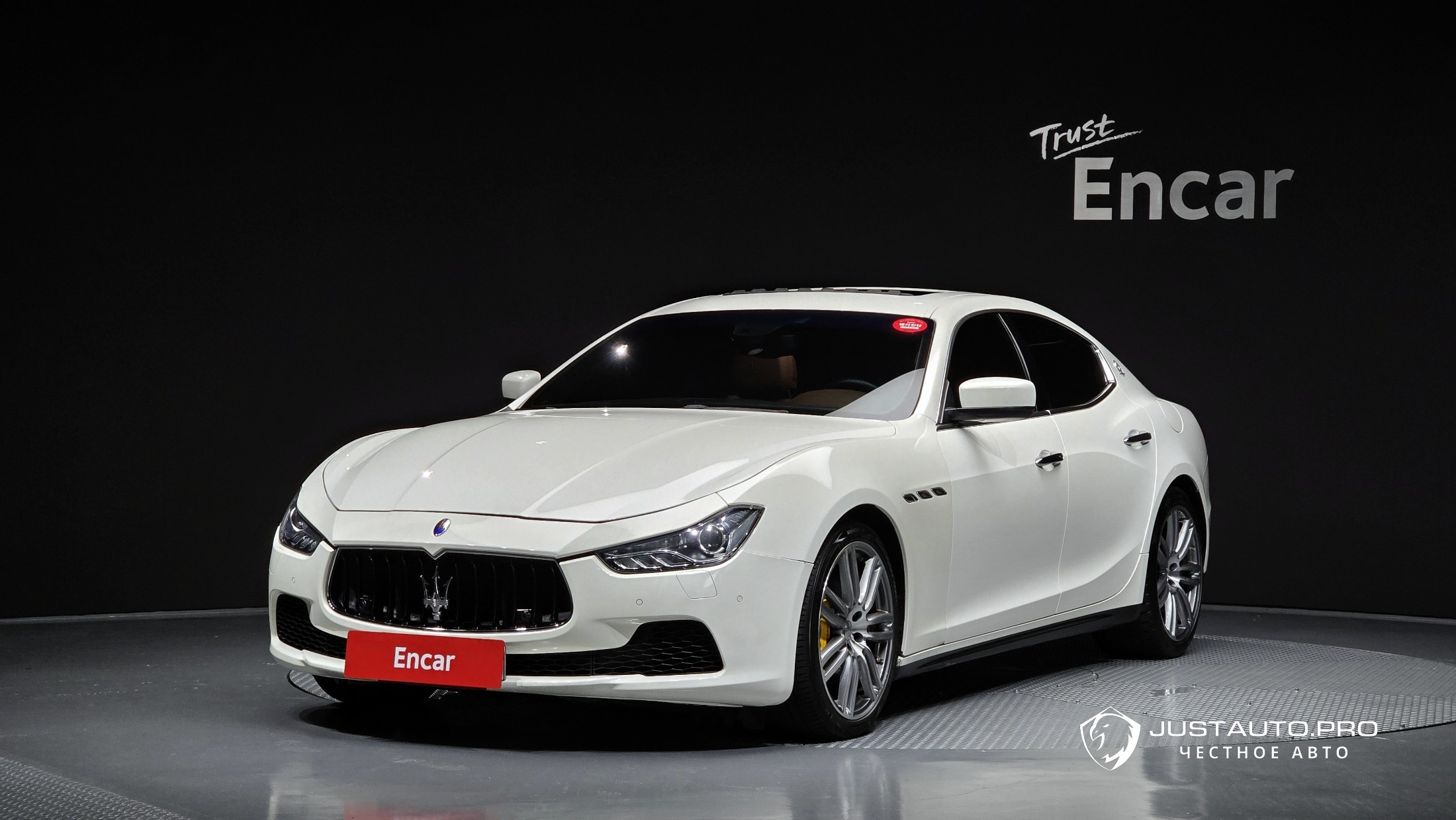 Автомобиль Maserati Ghibli