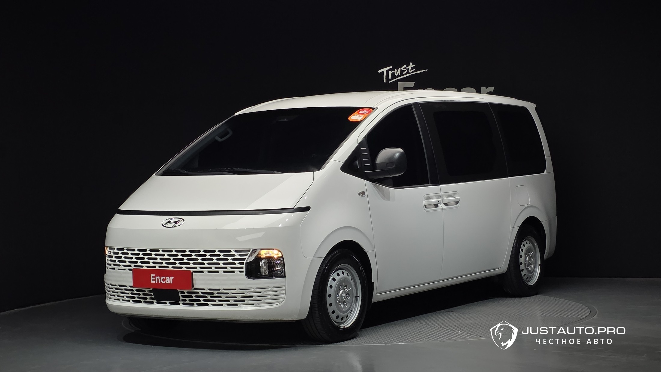 Автомобиль Hyundai Staria