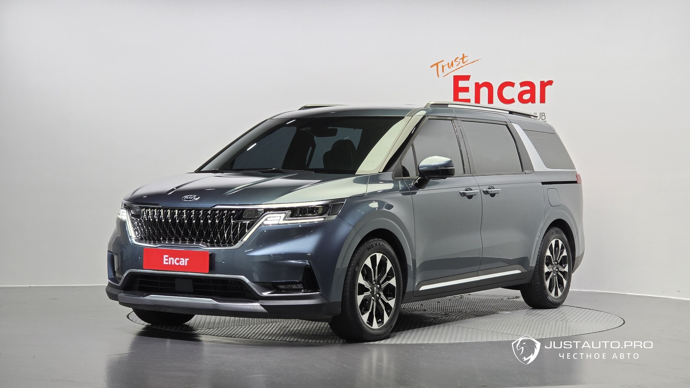 Автомобиль Kia Canival