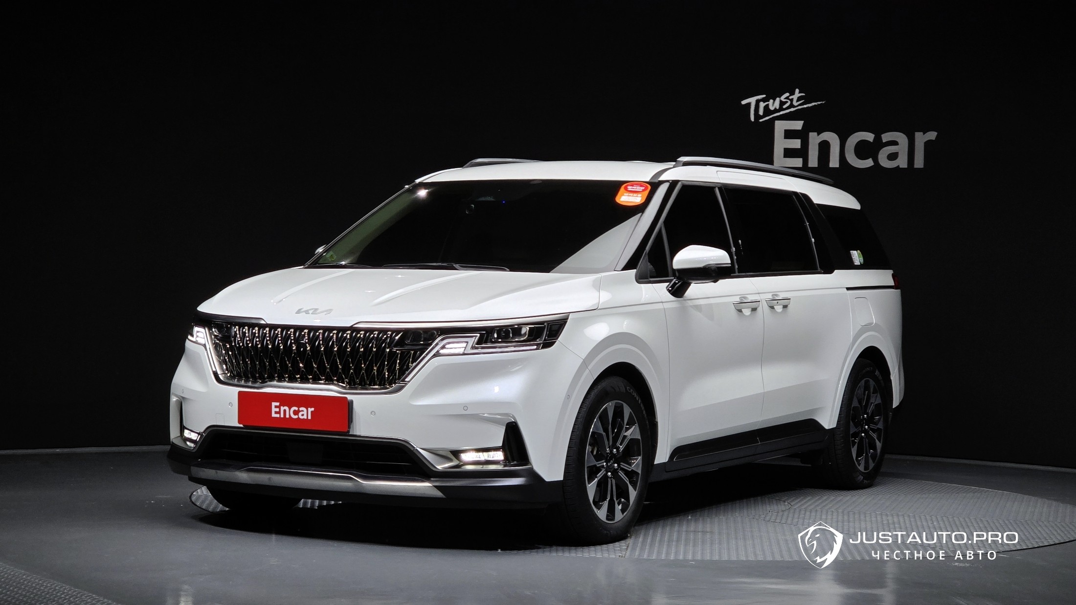 Автомобиль Kia Canival
