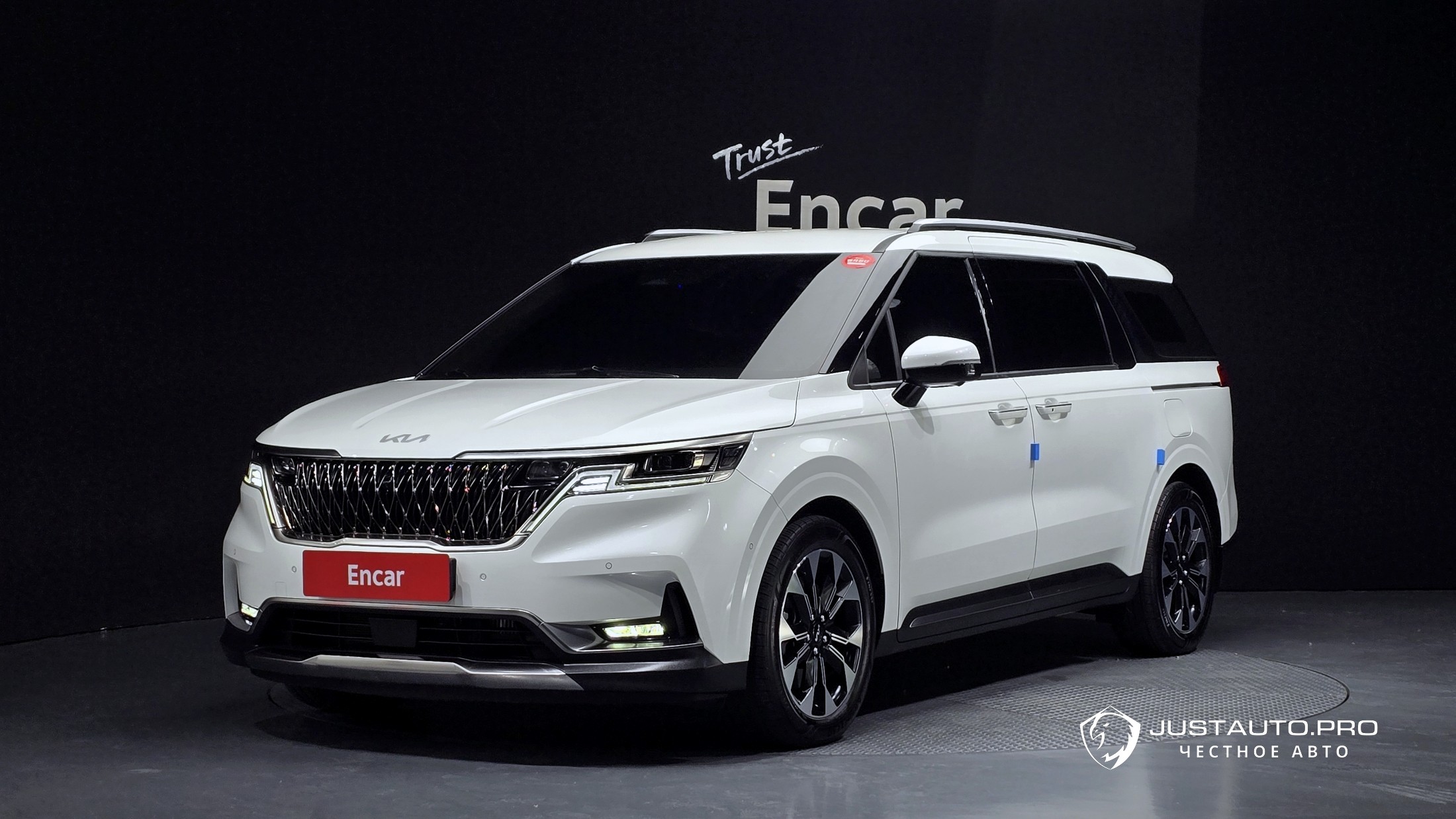 Автомобиль Kia Canival