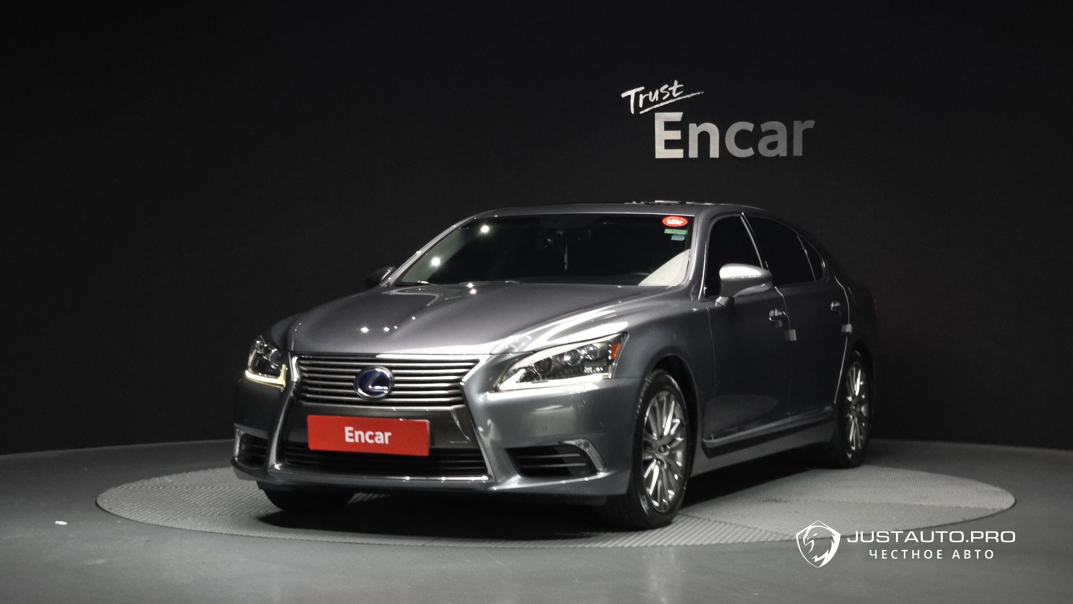 Автомобиль Lexus LS