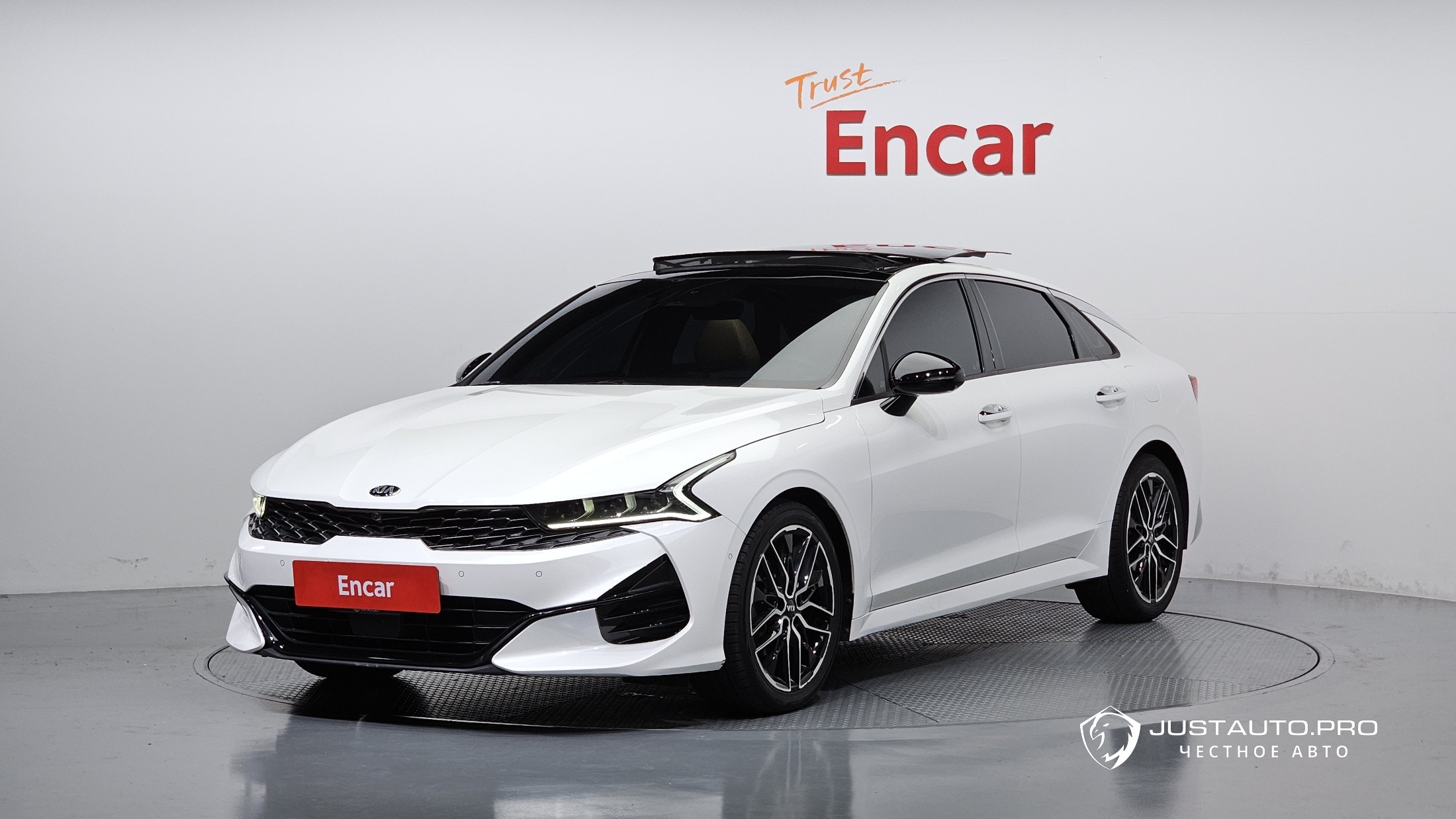 Автомобиль Kia K5