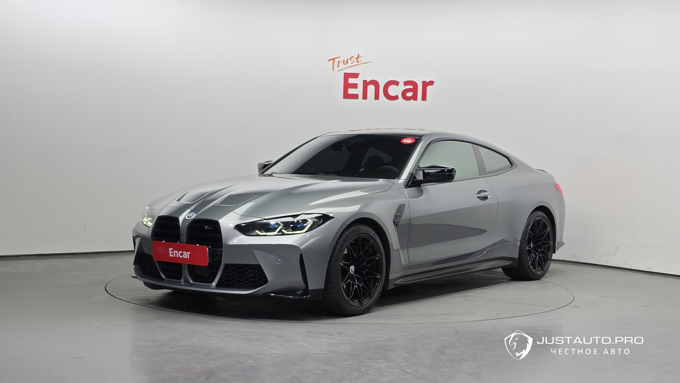 Автомобиль BMW M4