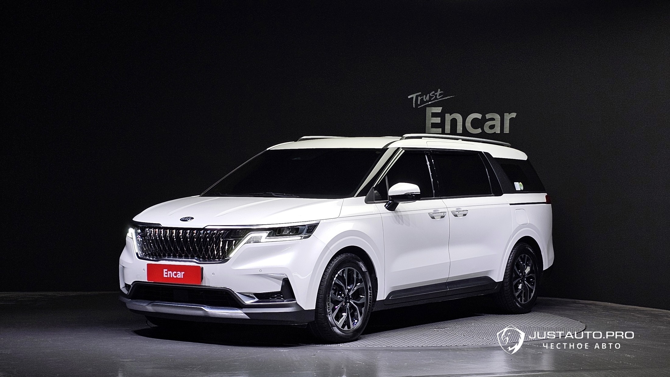 Автомобиль Kia Canival