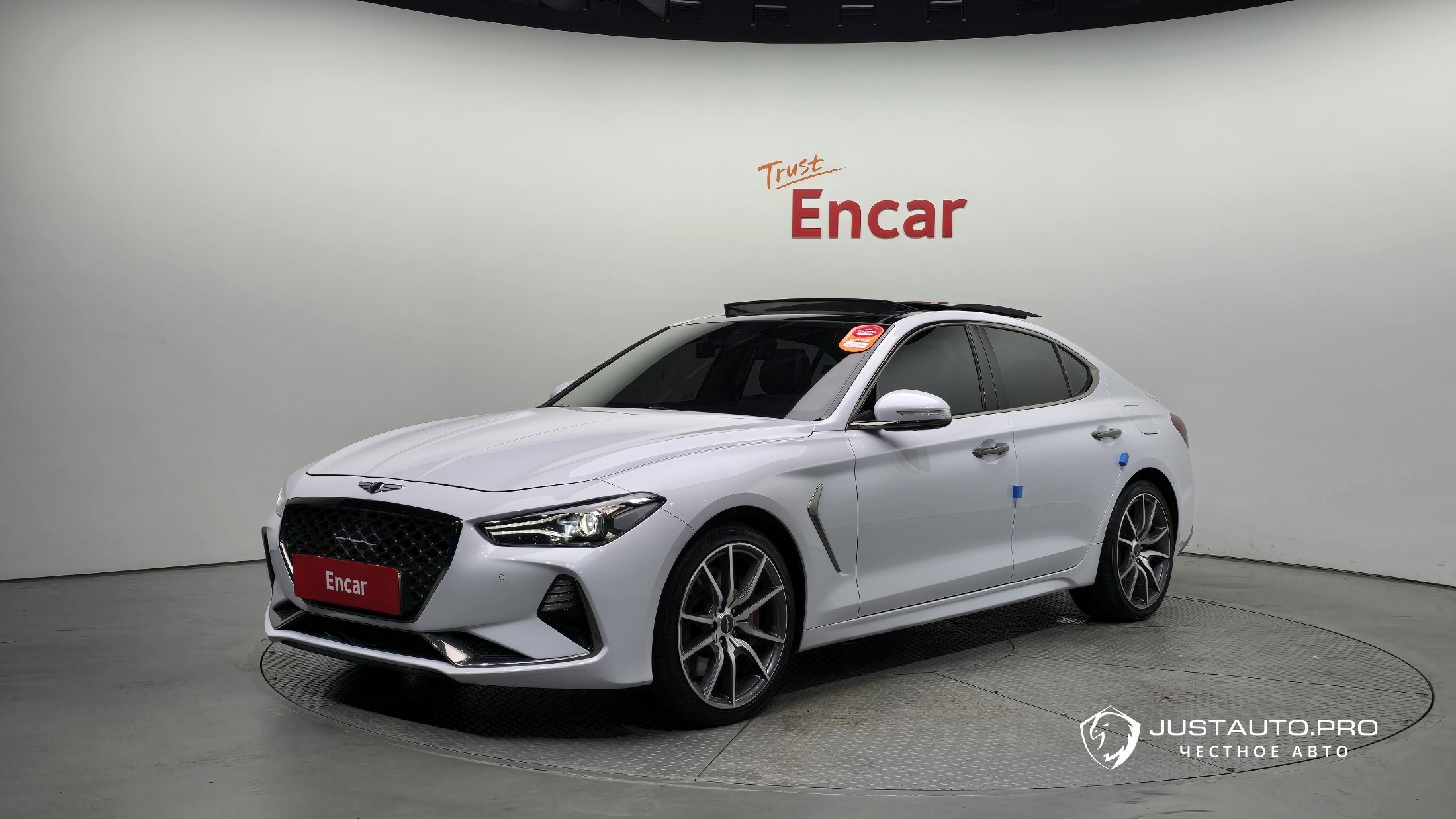 Автомобиль Genesis G70