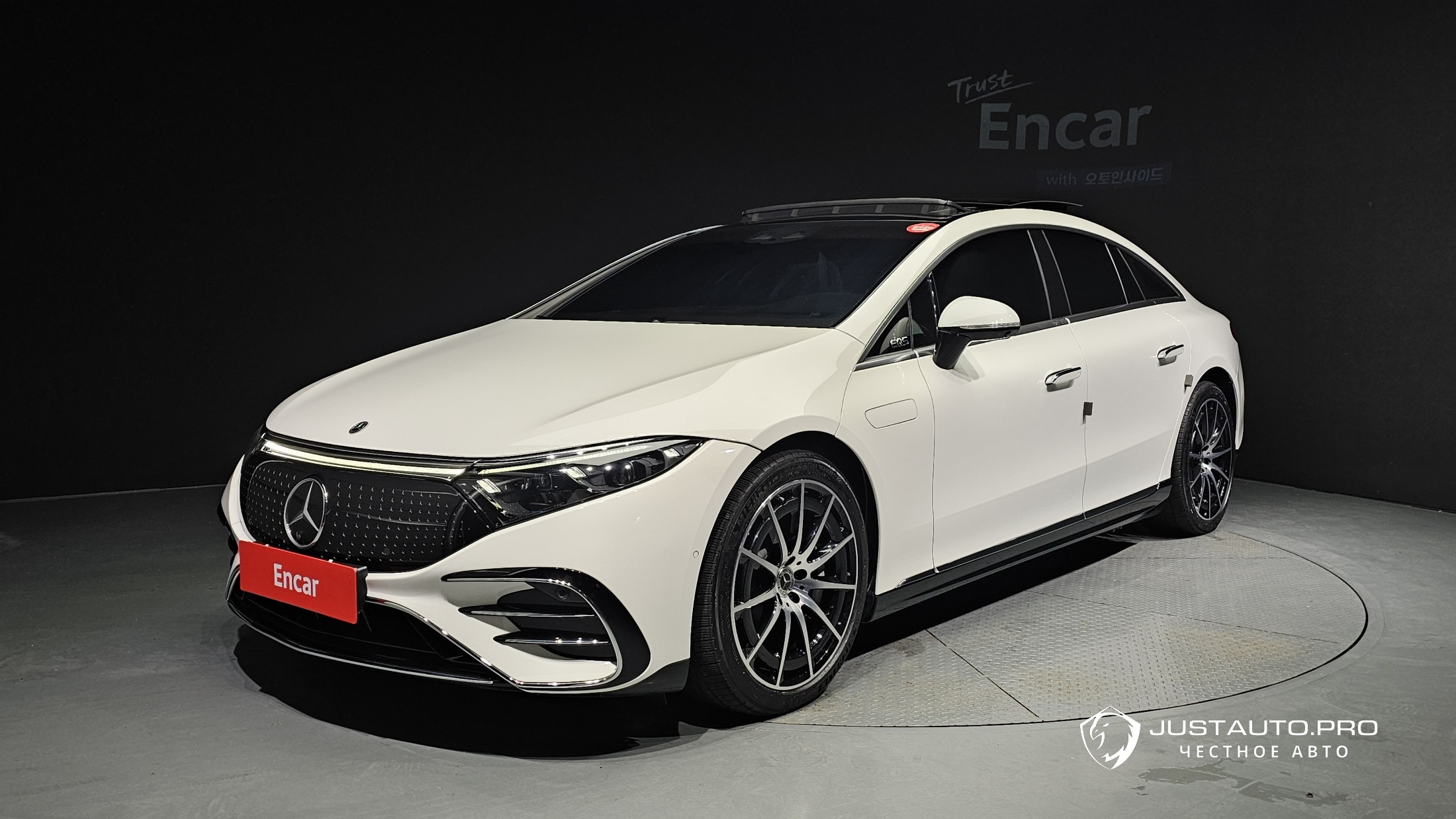 Автомобиль Mercedes-Benz EQS