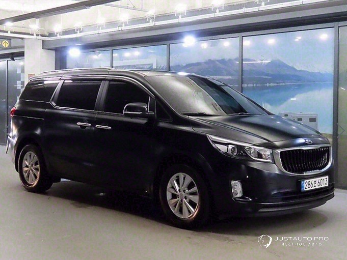 Автомобиль Kia Canival
