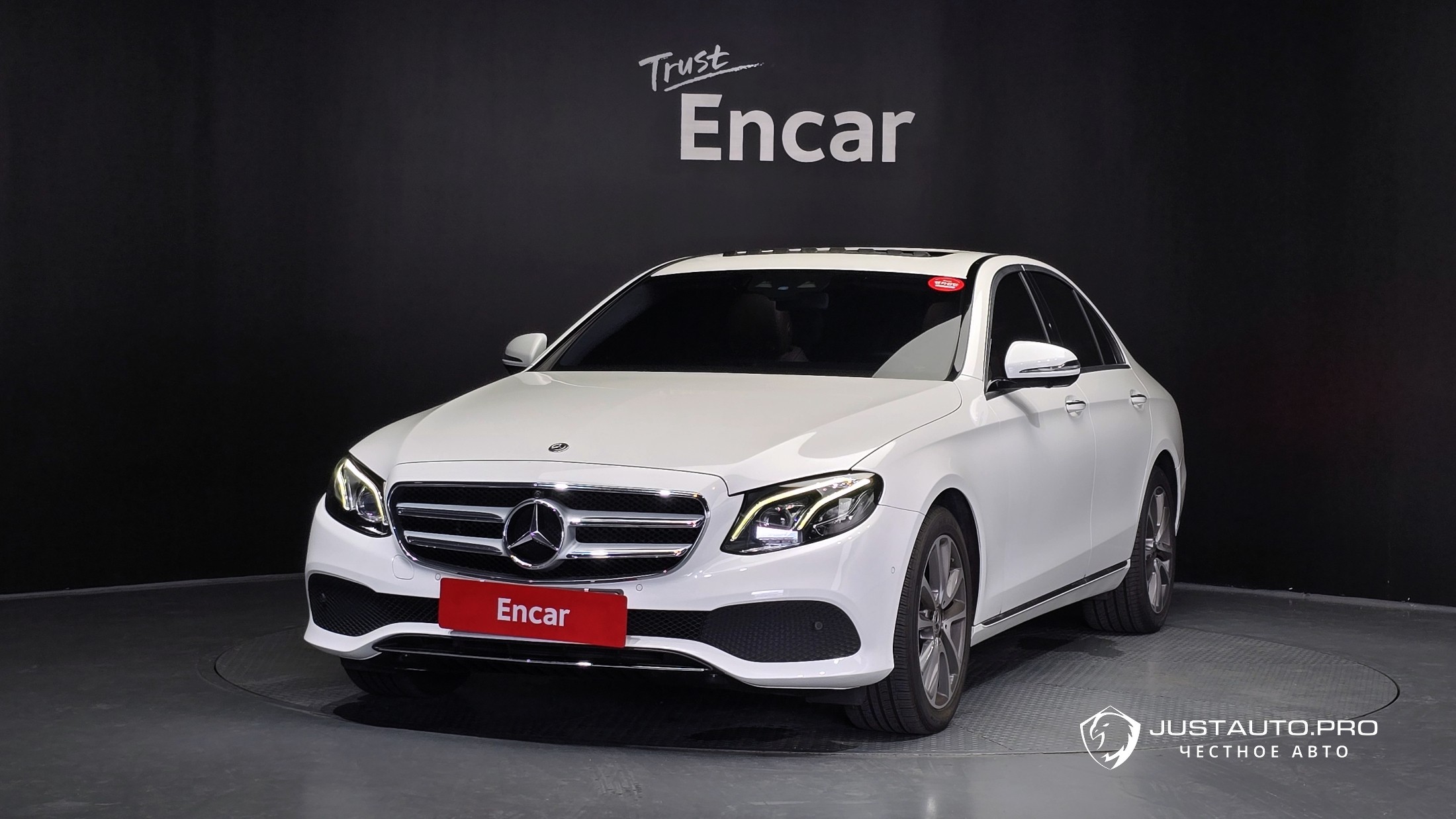 Автомобиль Mercedes-Benz E-Class