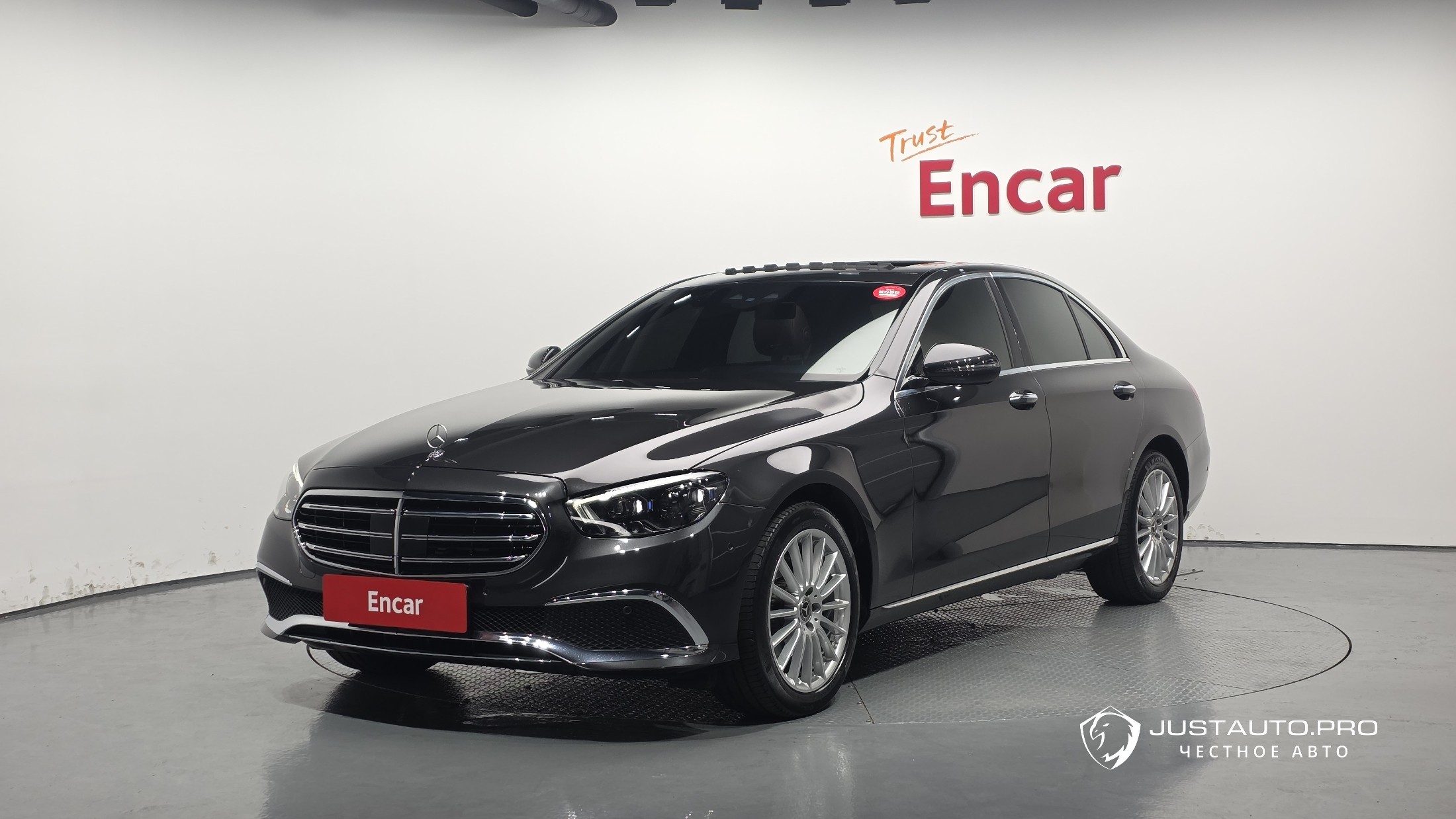 Автомобиль Mercedes-Benz E-Class