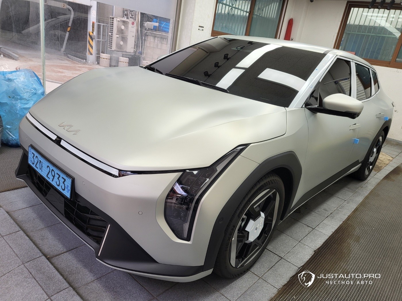 Автомобиль Kia EV4