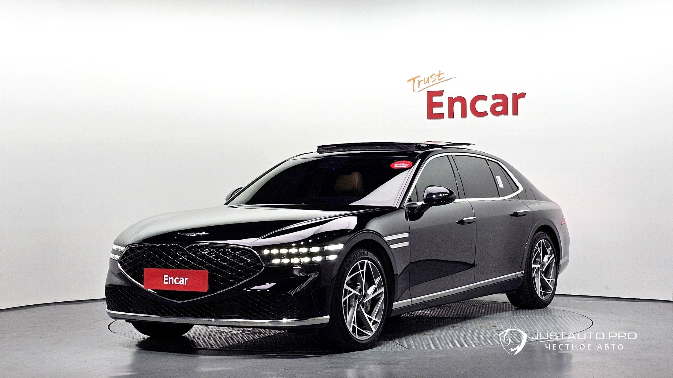 Автомобиль Genesis G90