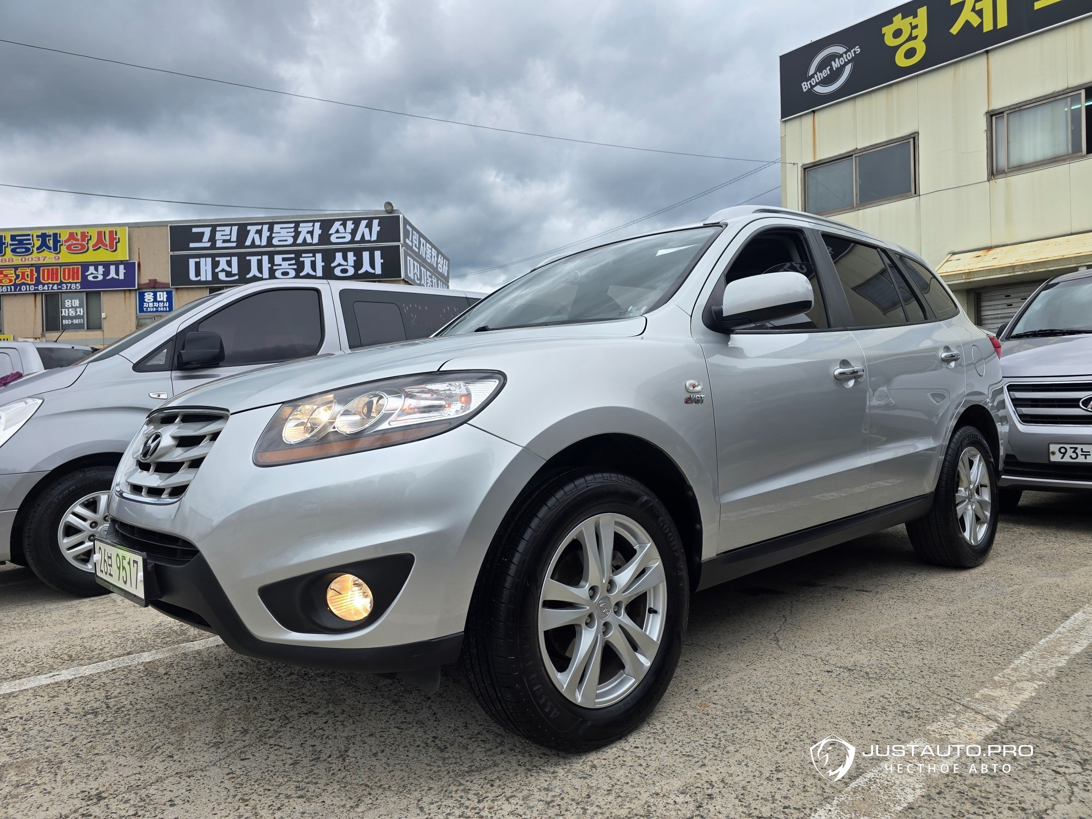 Автомобиль Hyundai Santafe