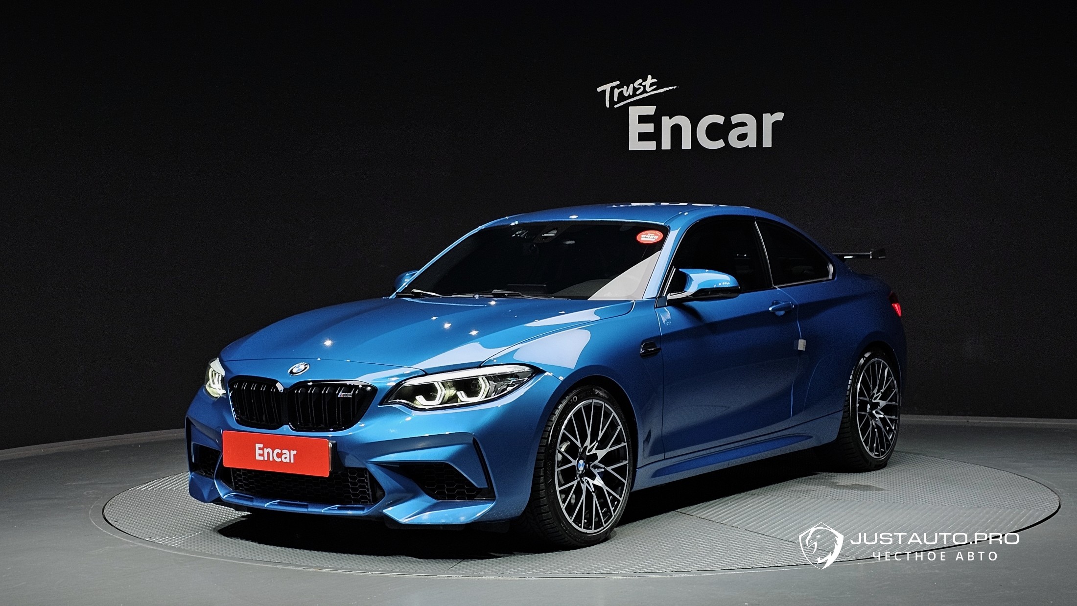 Автомобиль BMW M2