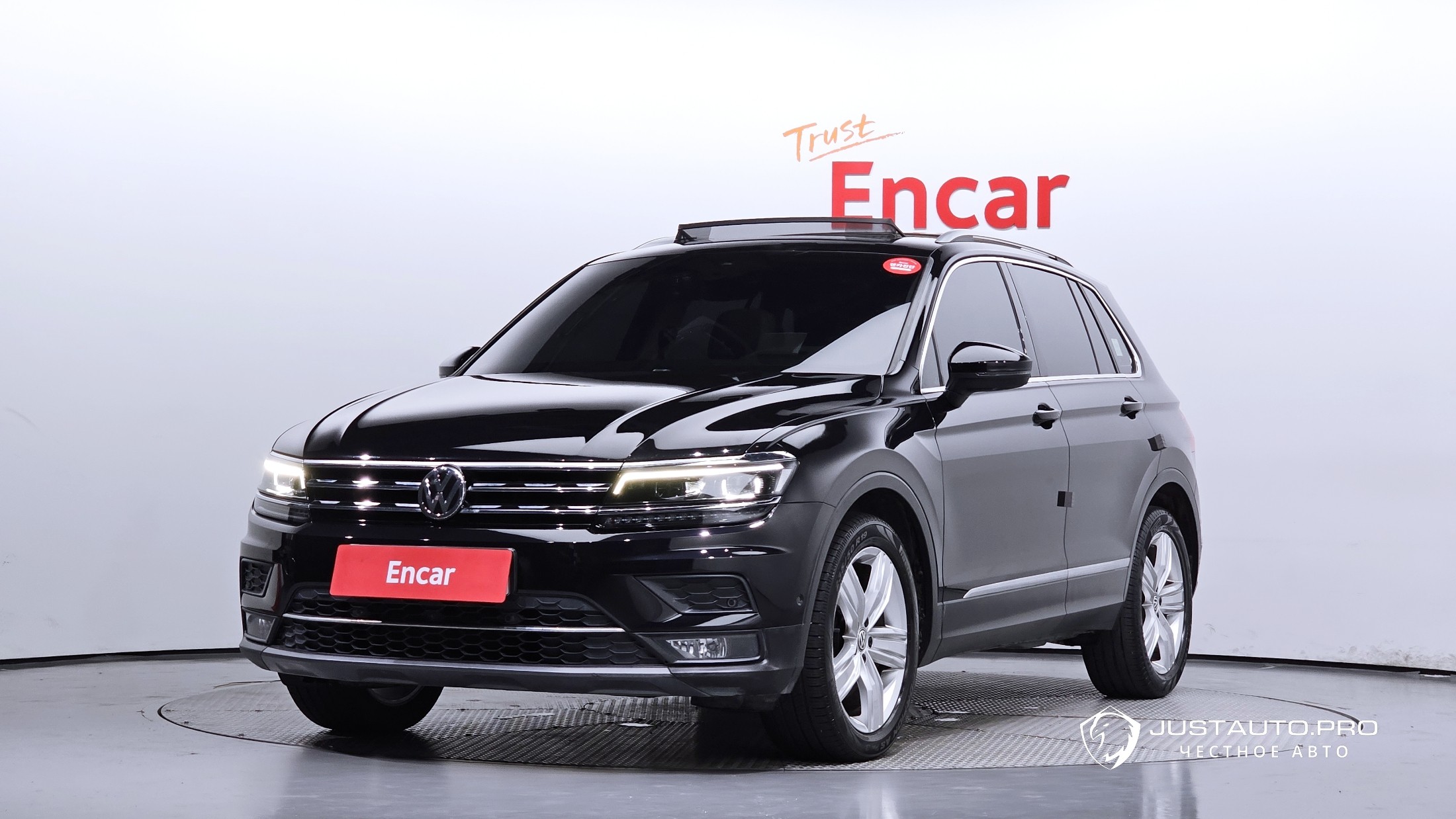 Автомобиль Volkswagen Tiguan