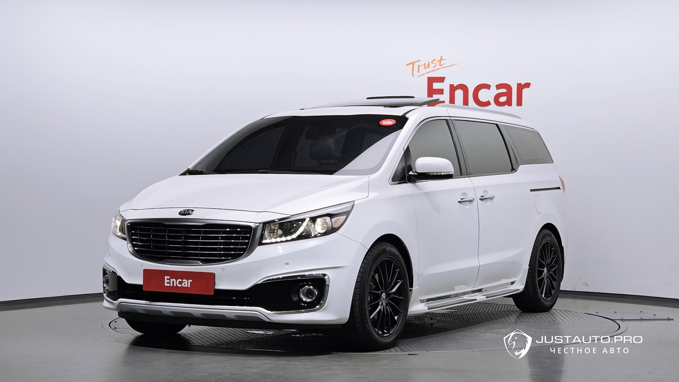 Автомобиль Kia Canival