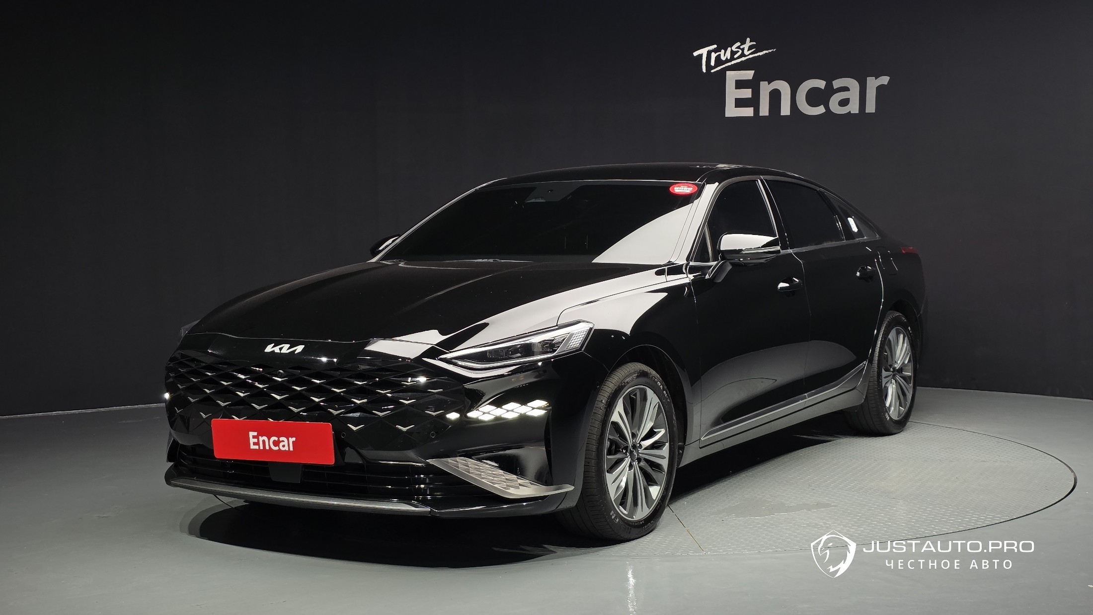 Автомобиль Kia K8