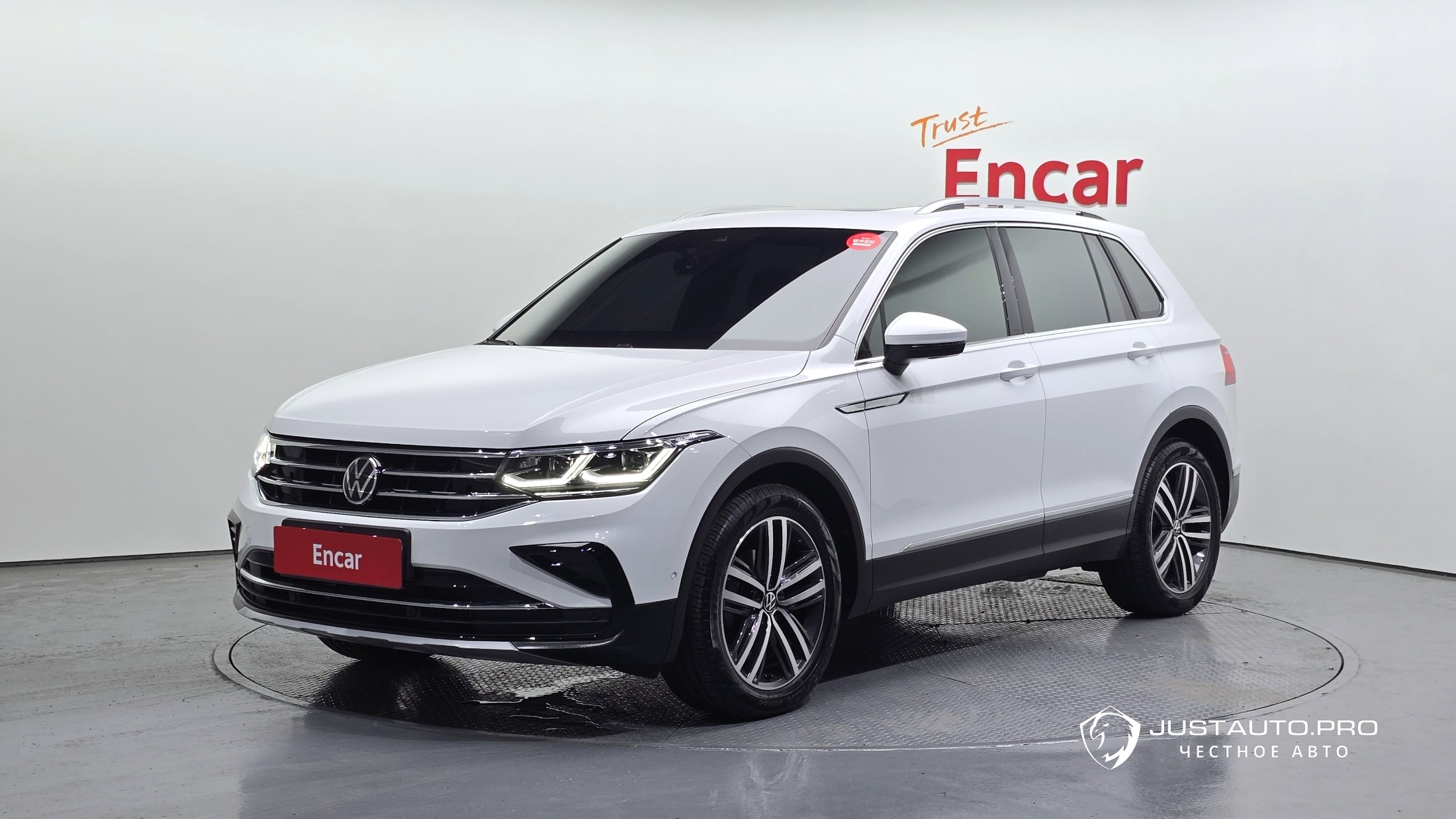 Автомобиль Volkswagen Tiguan