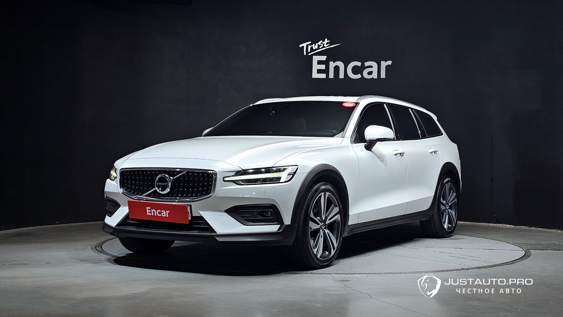 Автомобиль Volvo V60