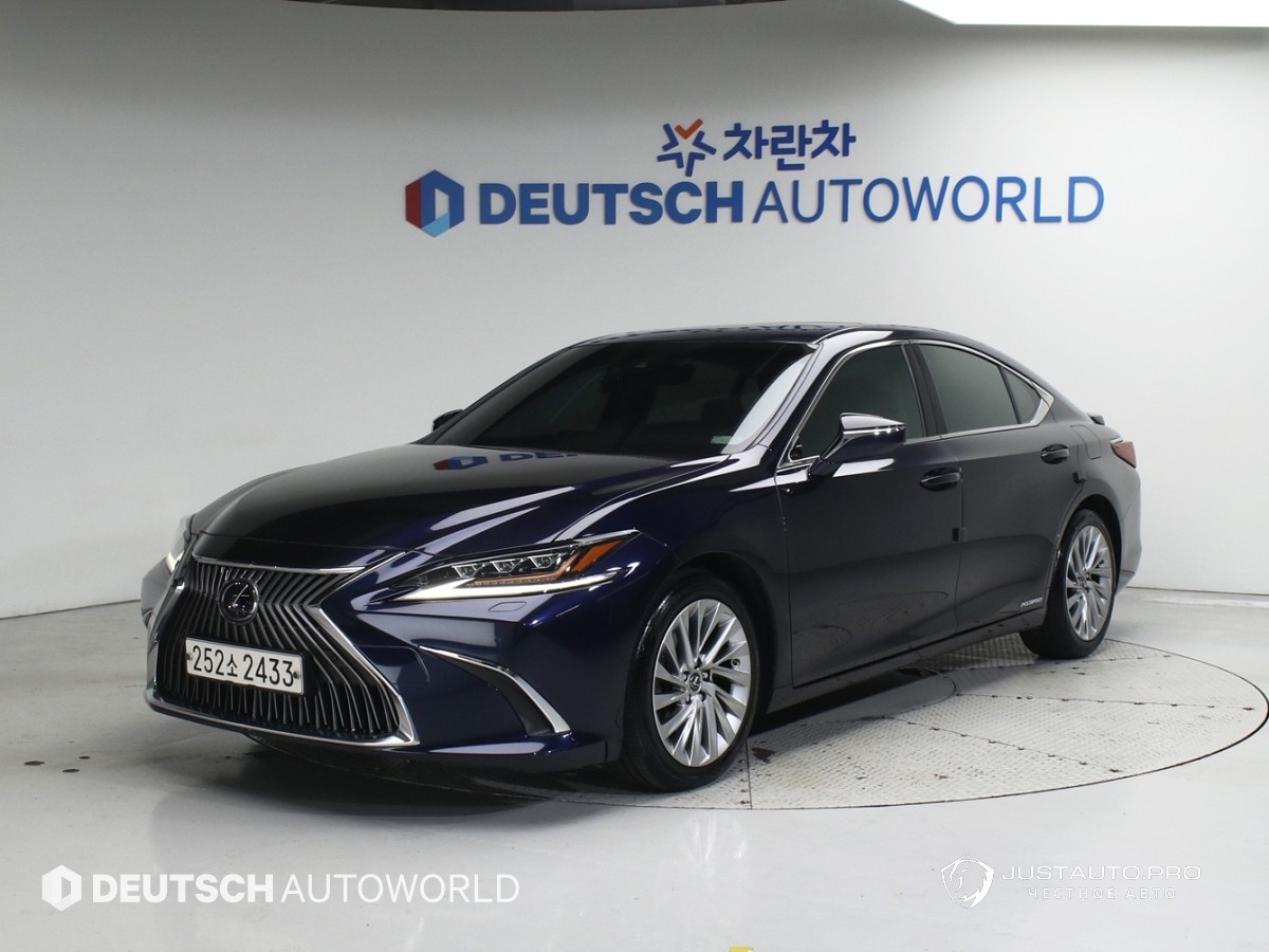 Автомобиль Lexus ES