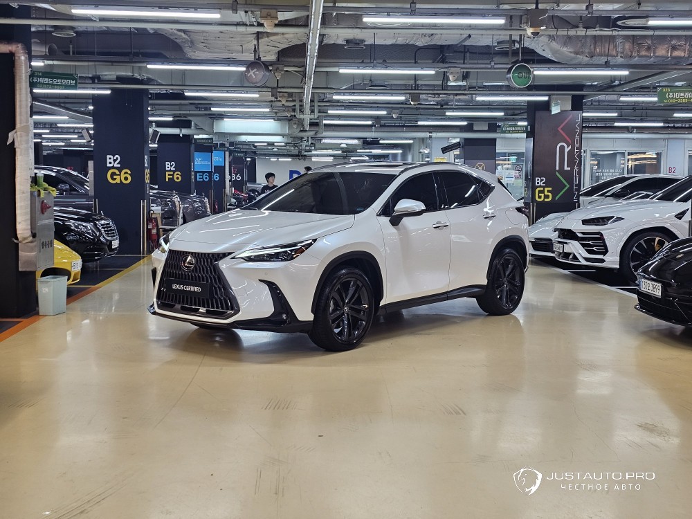 Автомобиль Lexus NX