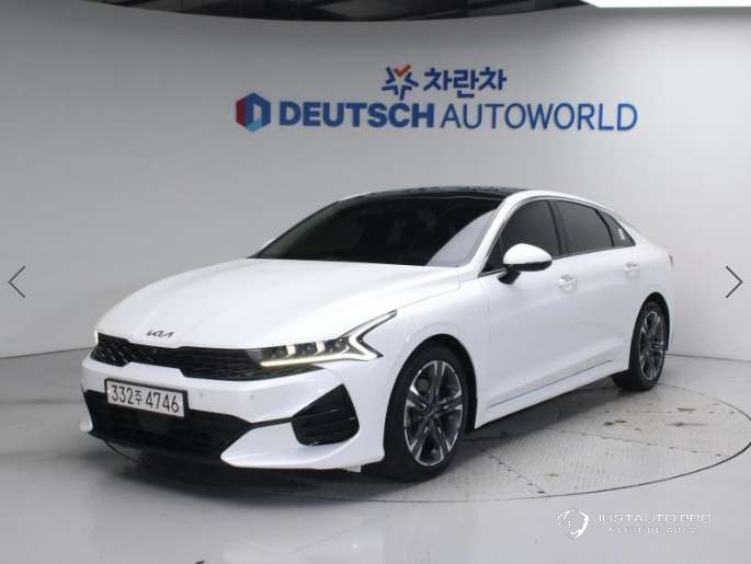 Автомобиль Kia K5