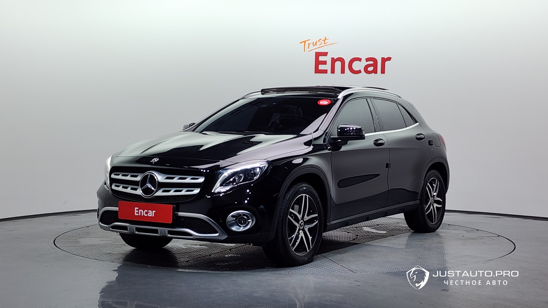 Автомобиль Mercedes-Benz GLA-Class