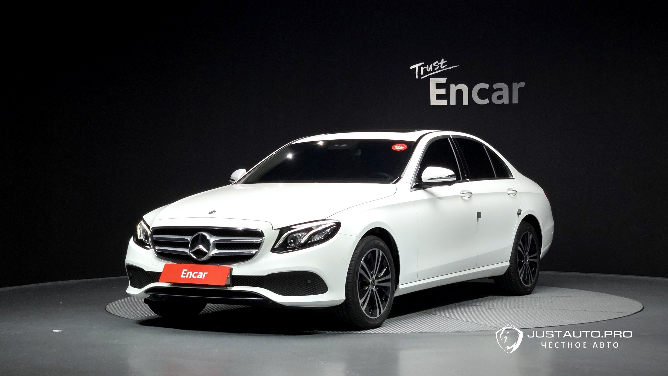 Автомобиль Mercedes-Benz E-Class