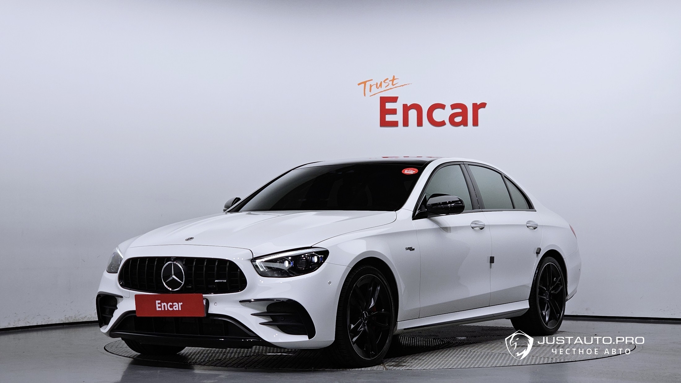 Автомобиль Mercedes-Benz E-Class