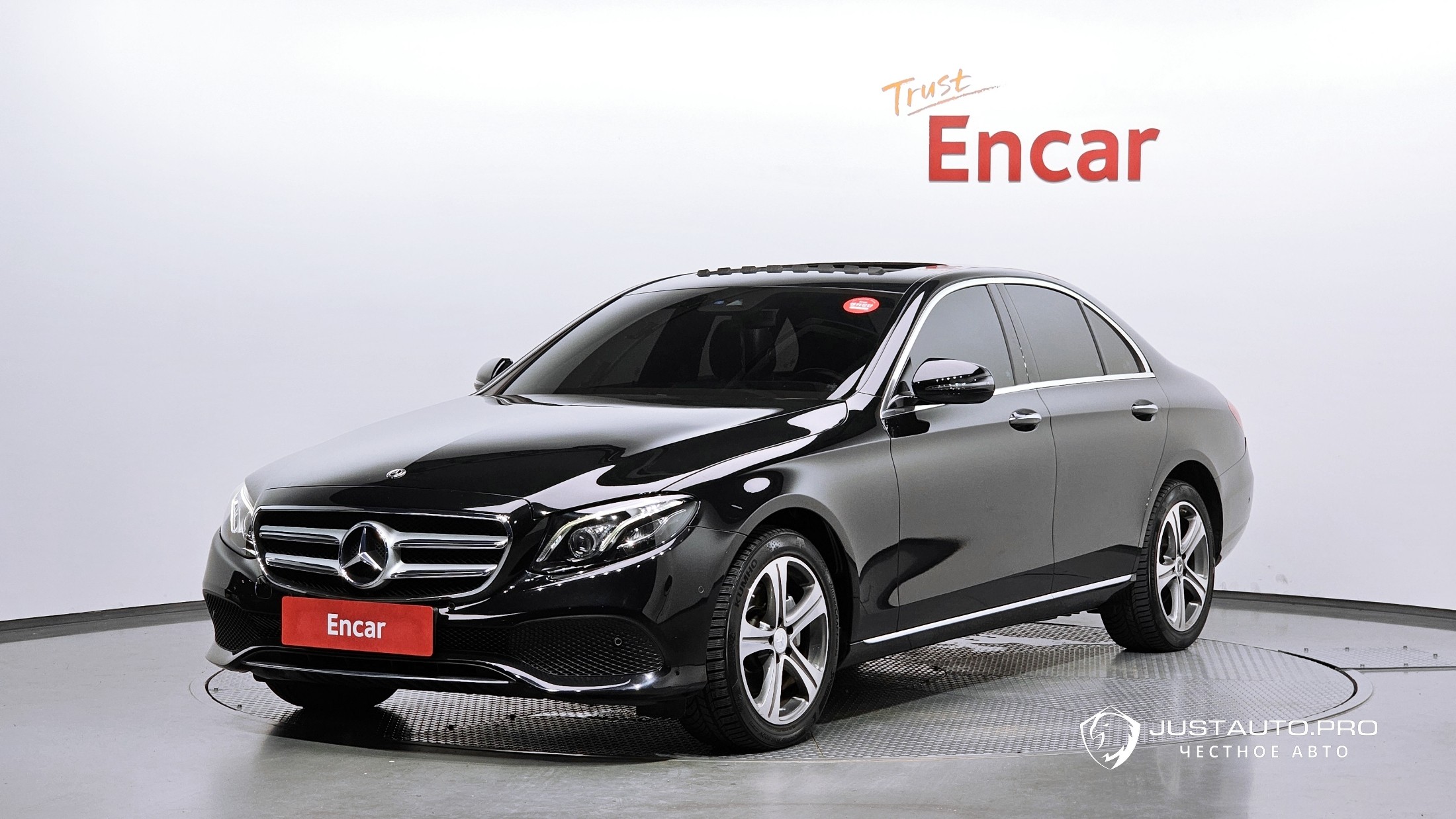 Автомобиль Mercedes-Benz E-Class