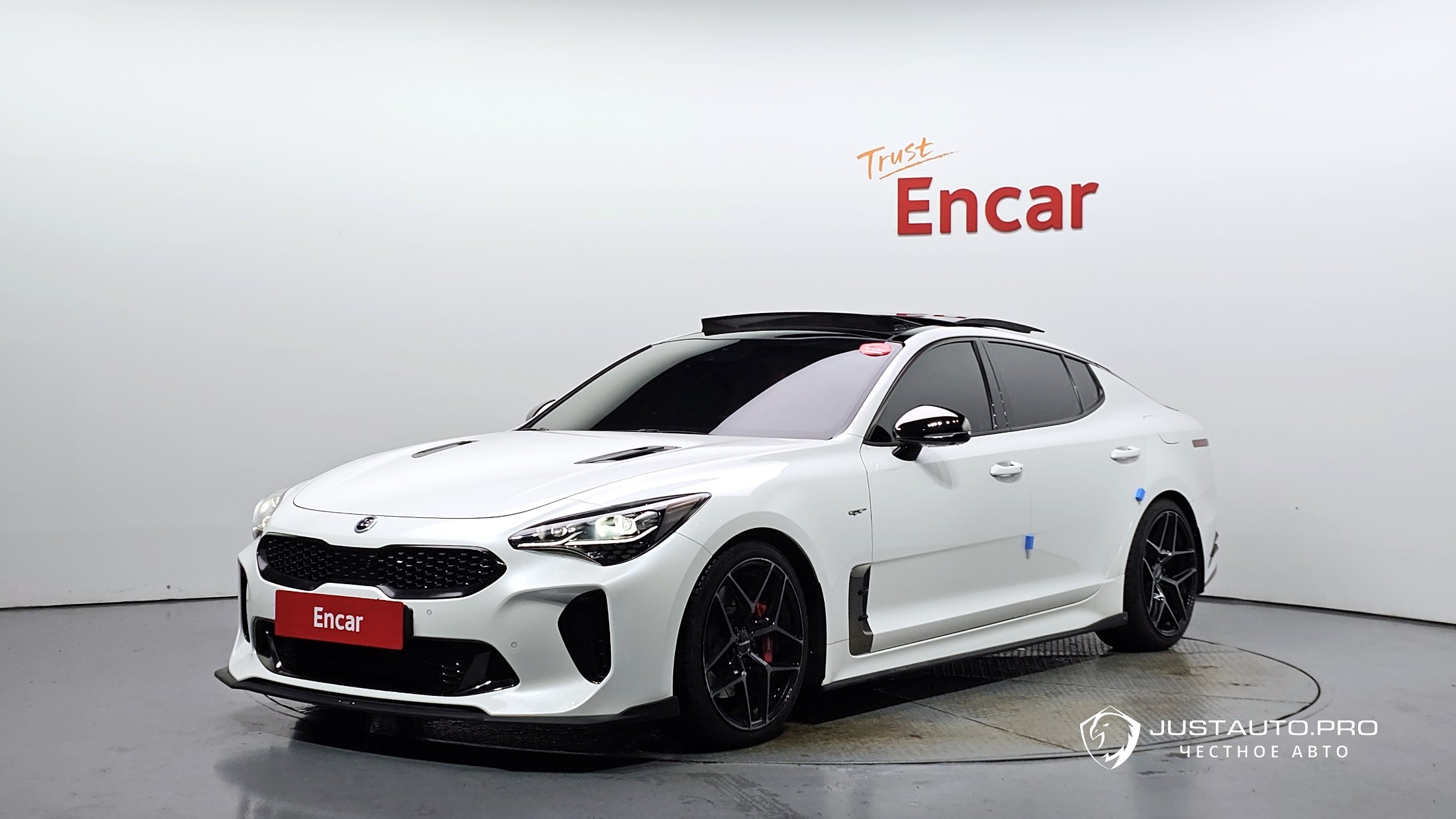 Автомобиль Kia Stinger