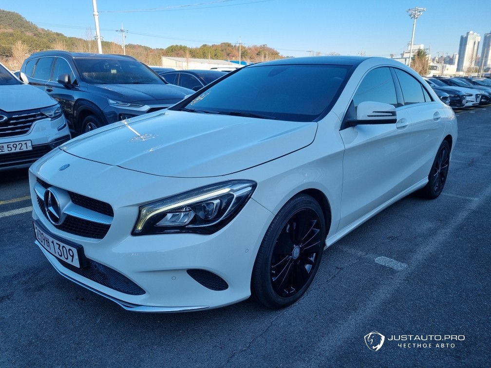 Автомобиль Mercedes-Benz CLA-Class