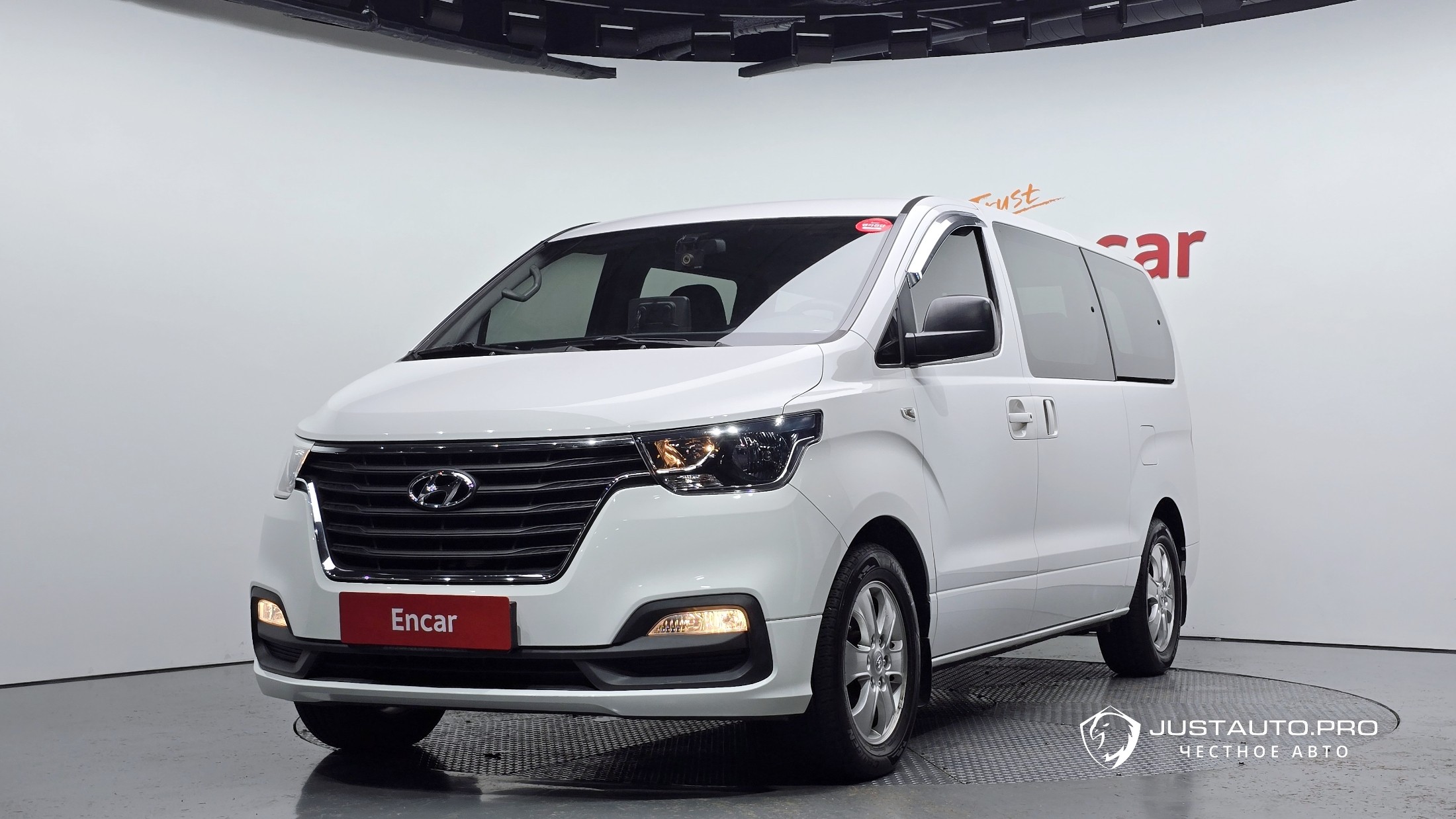 Автомобиль Hyundai Starex