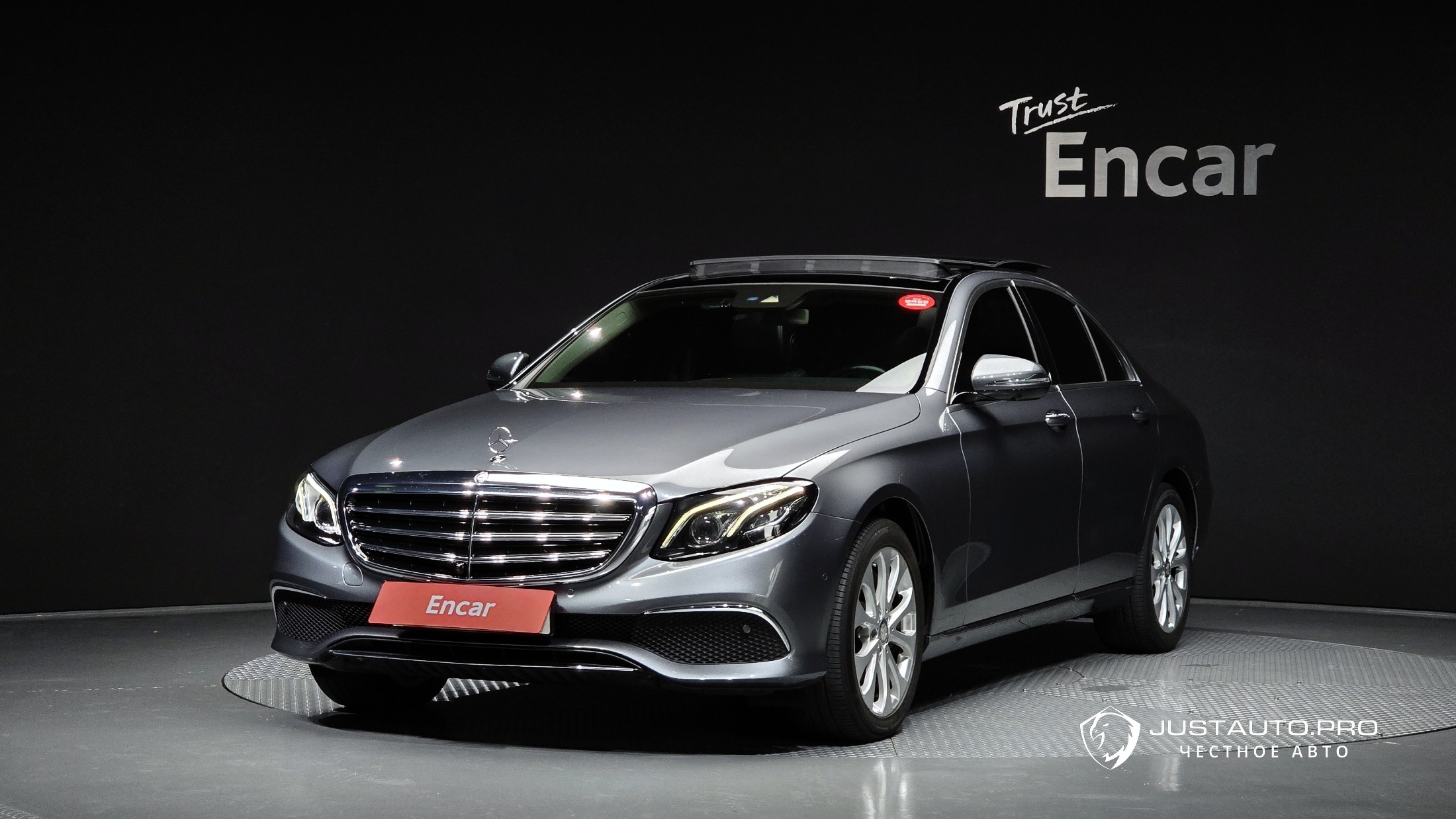 Автомобиль Mercedes-Benz E-Class