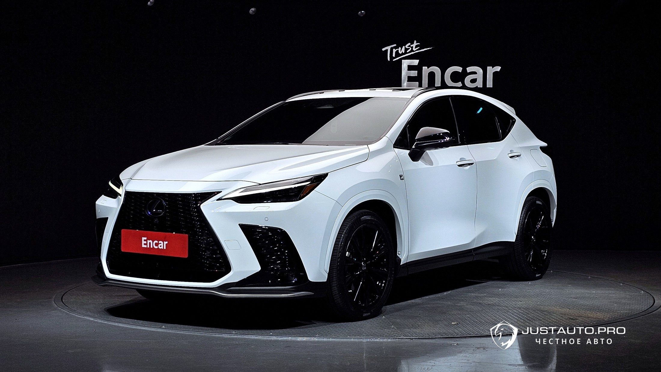 Автомобиль Lexus NX