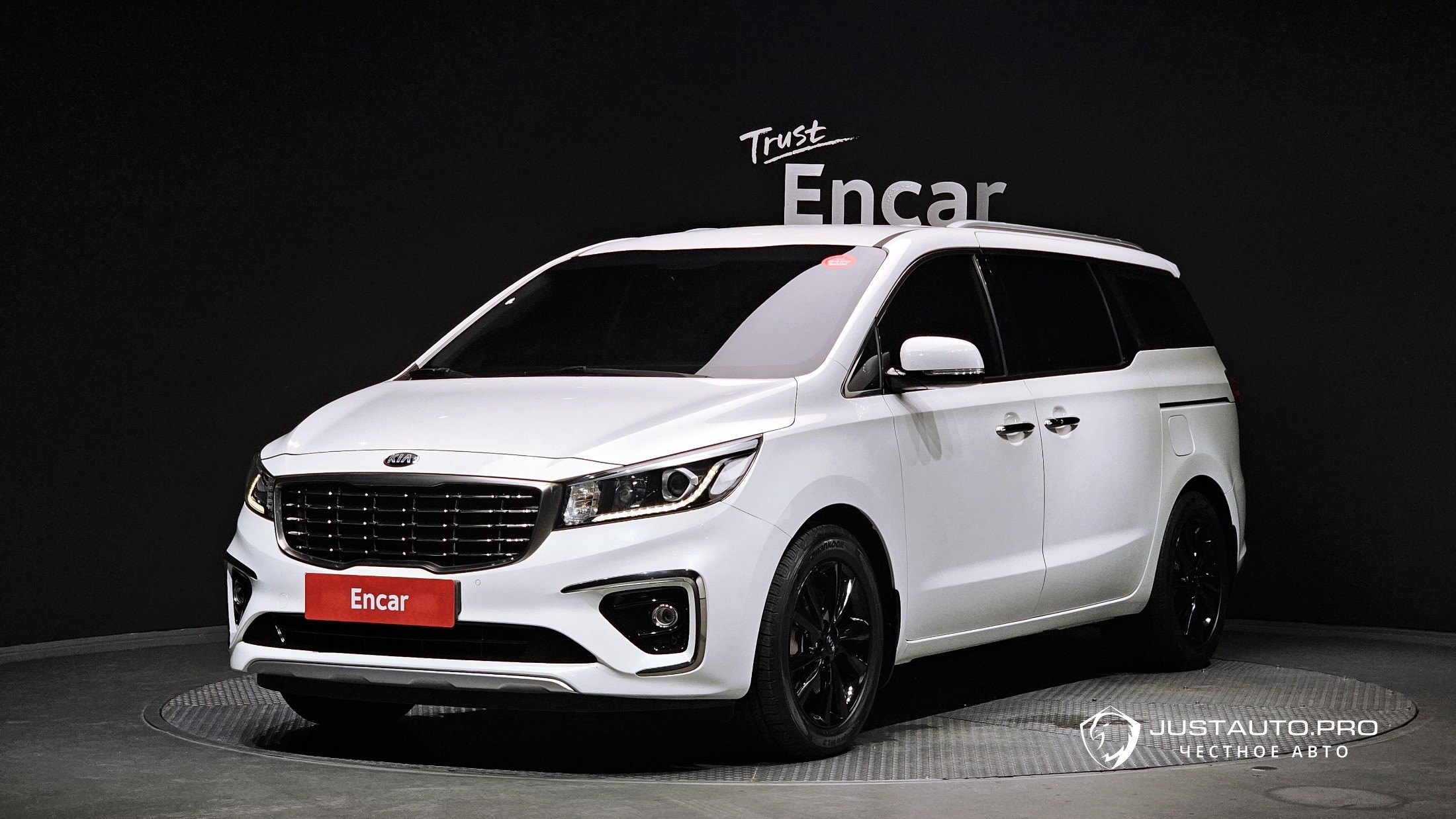 Автомобиль Kia Canival