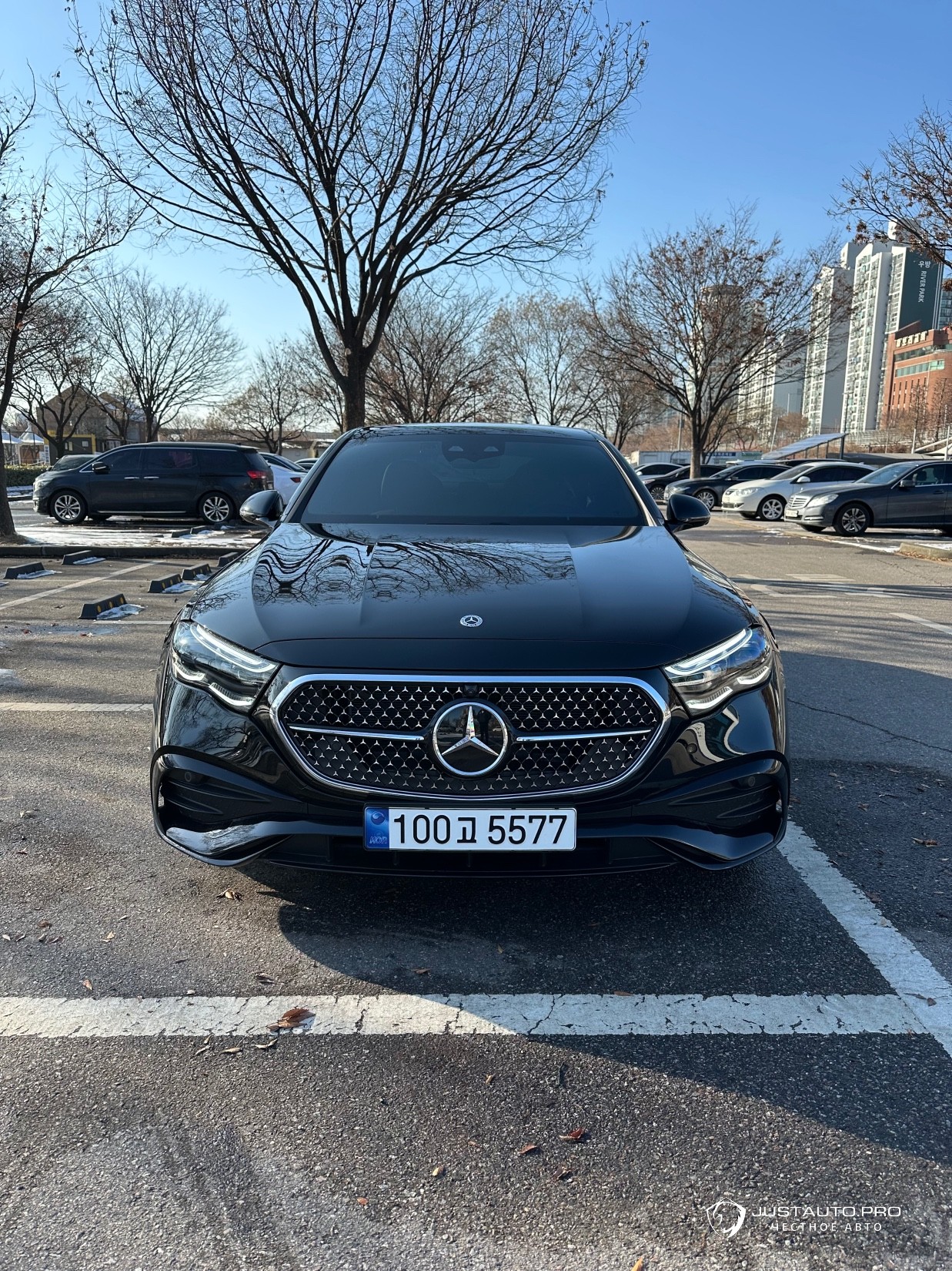 Автомобиль Mercedes-Benz E-Class