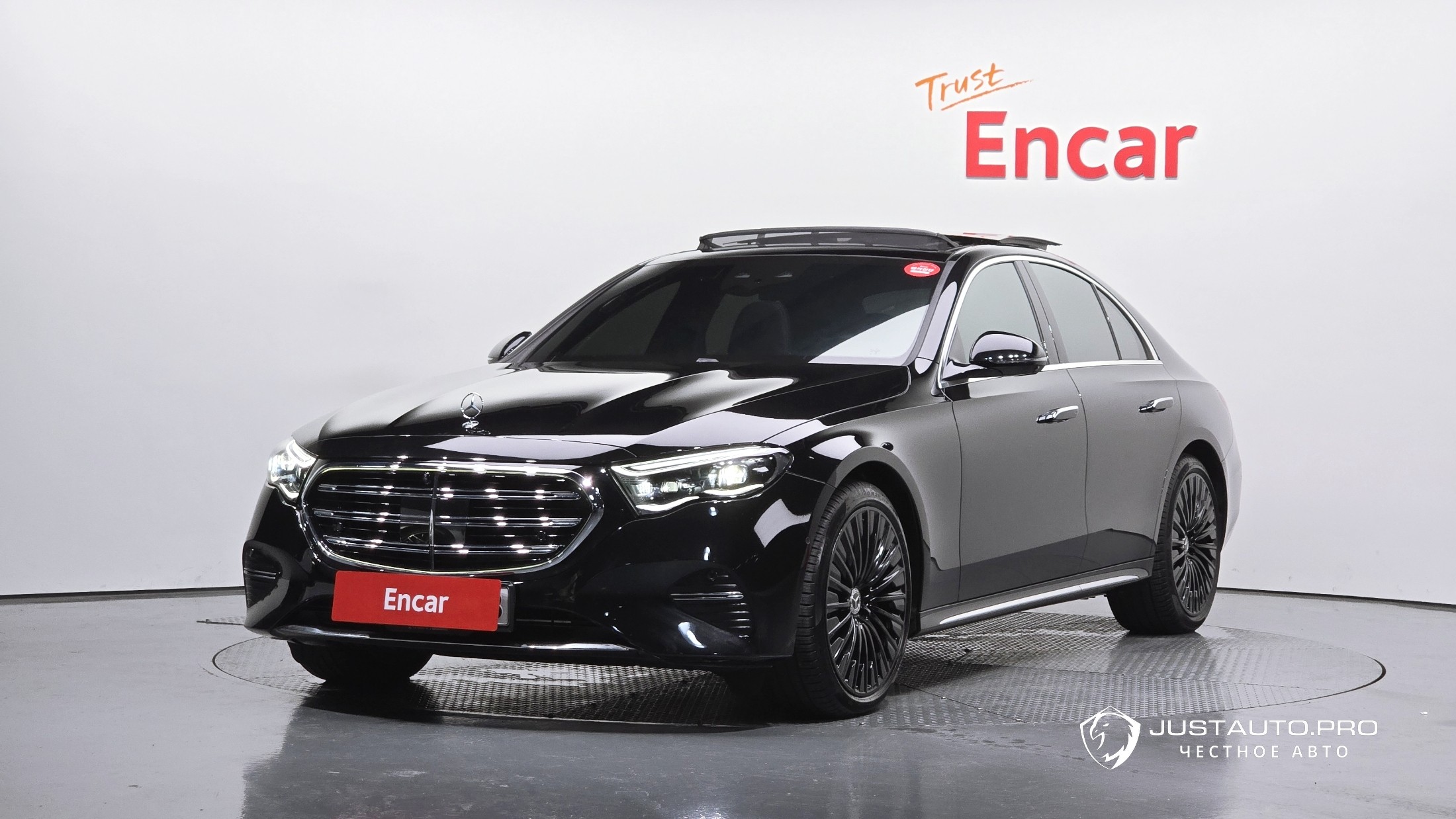 Автомобиль Mercedes-Benz E-Class