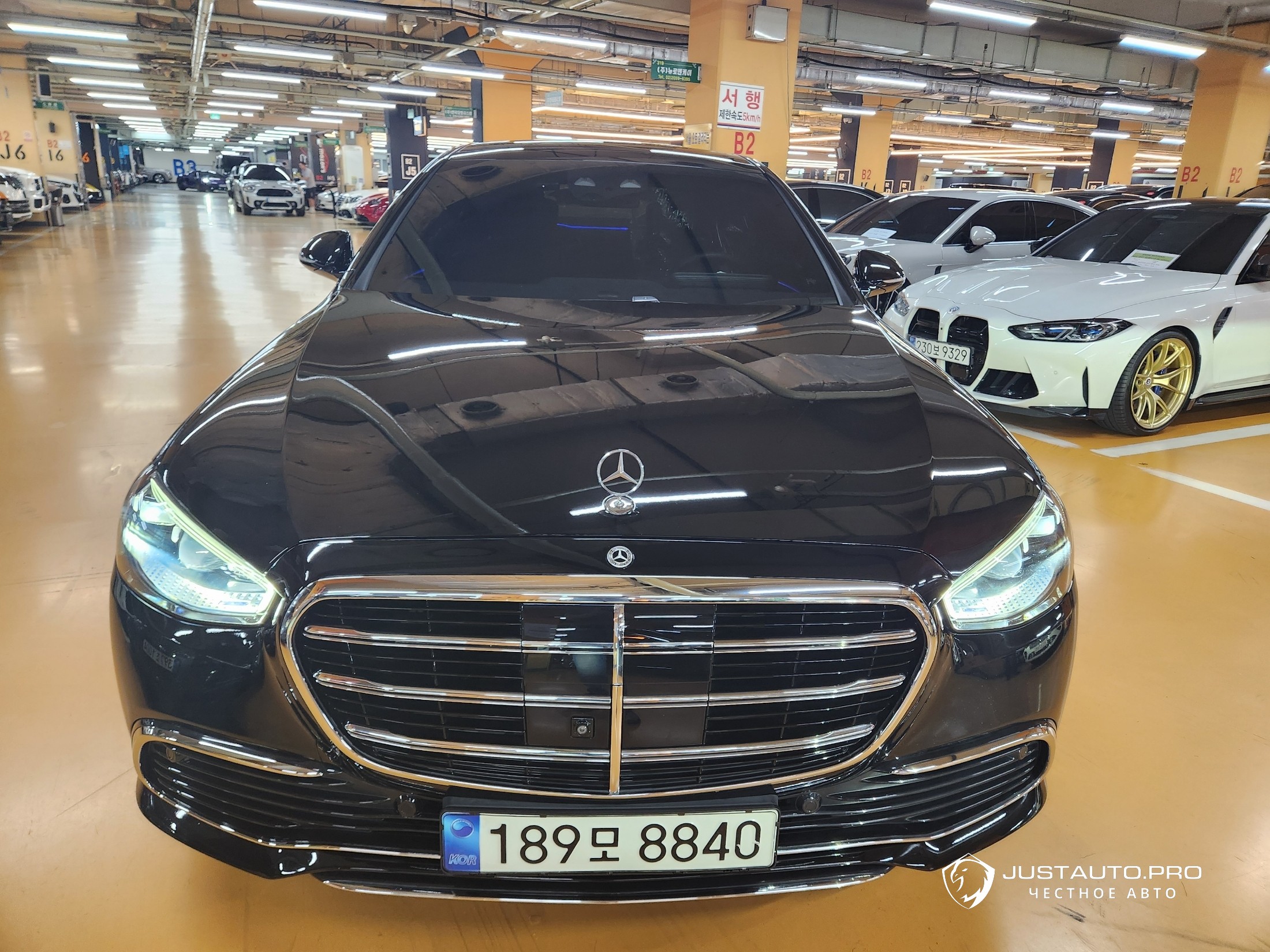 Автомобиль Mercedes-Benz S-Class