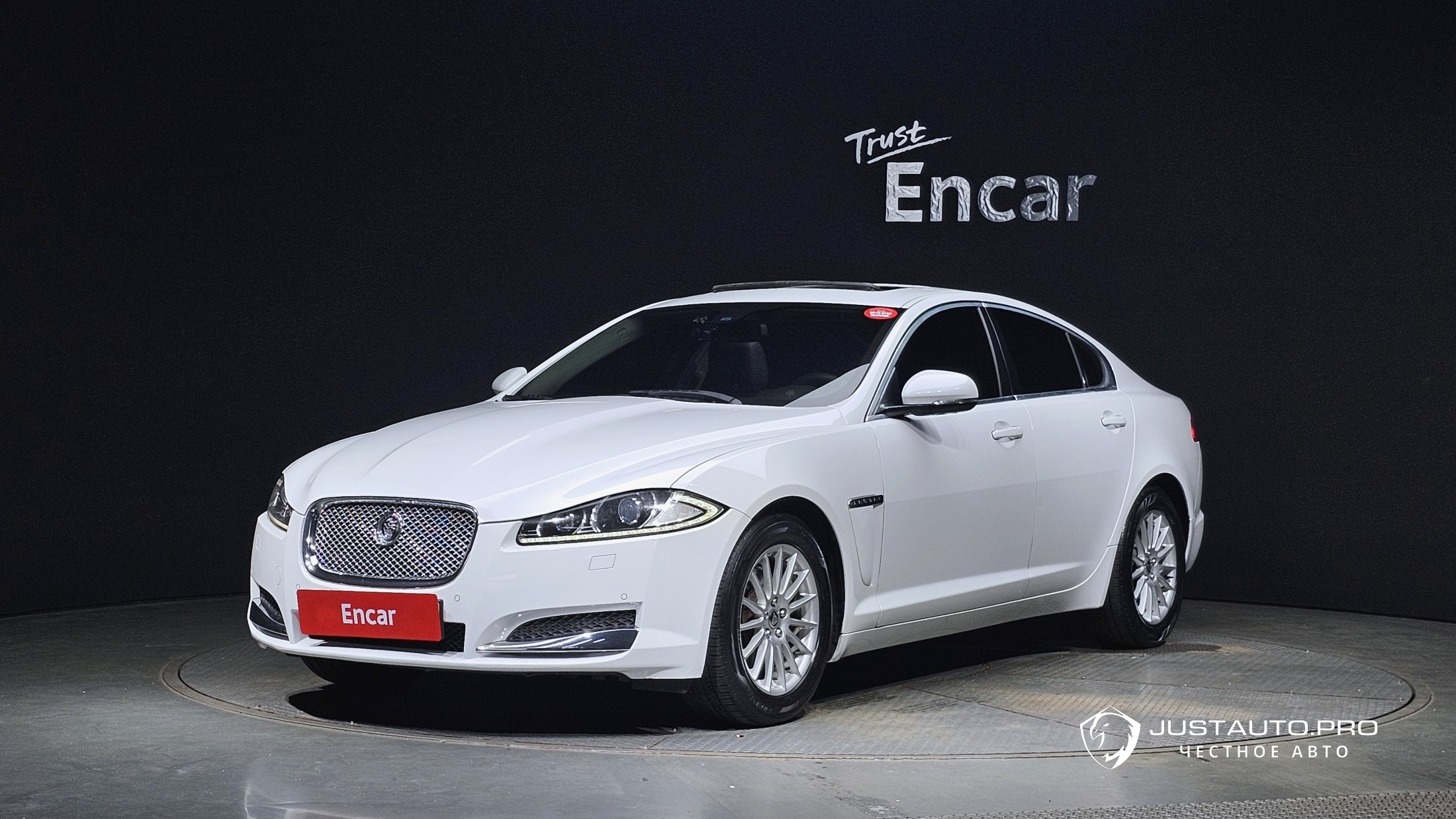 Автомобиль Jaguar XF