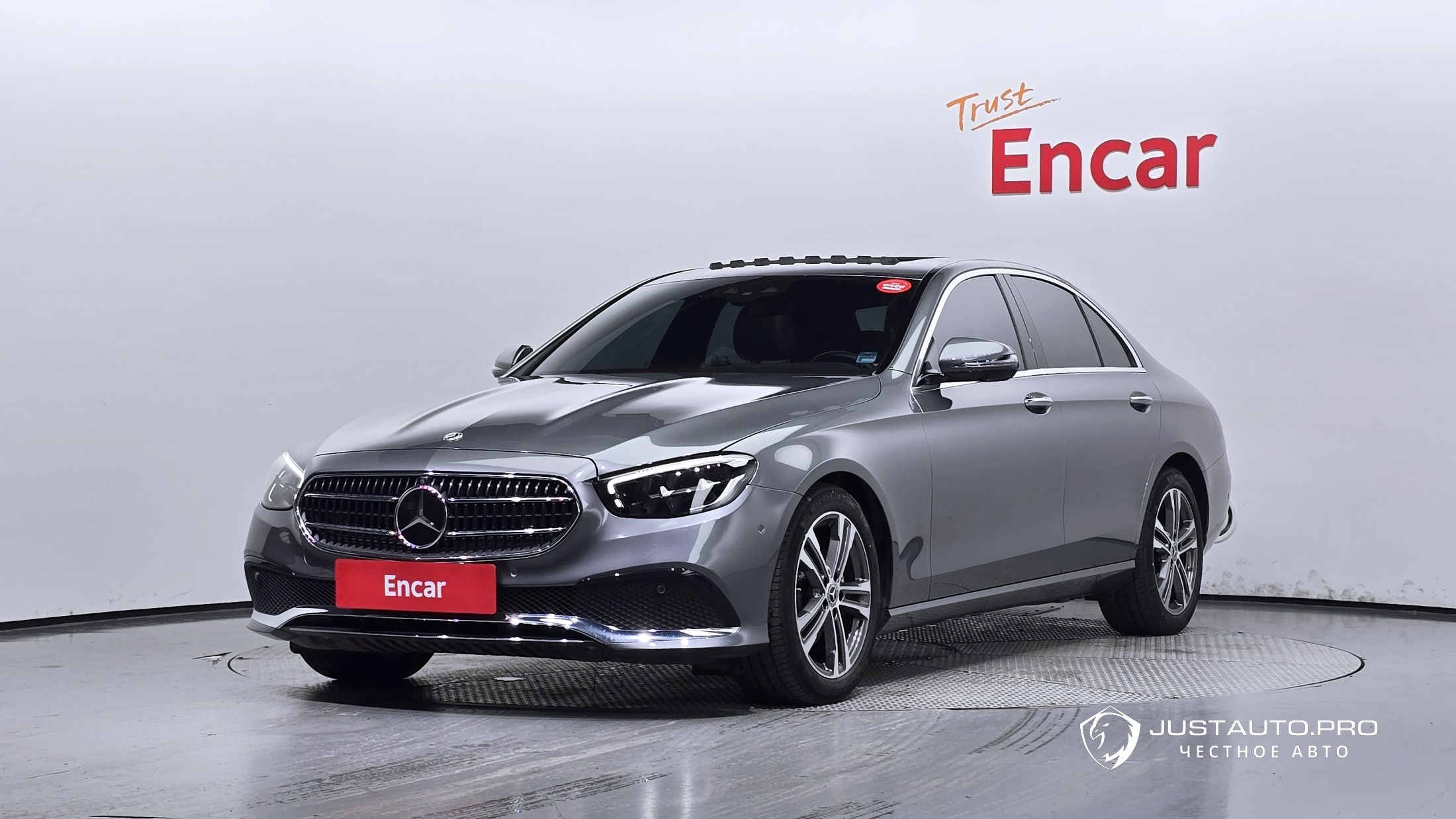 Автомобиль Mercedes-Benz E-Class